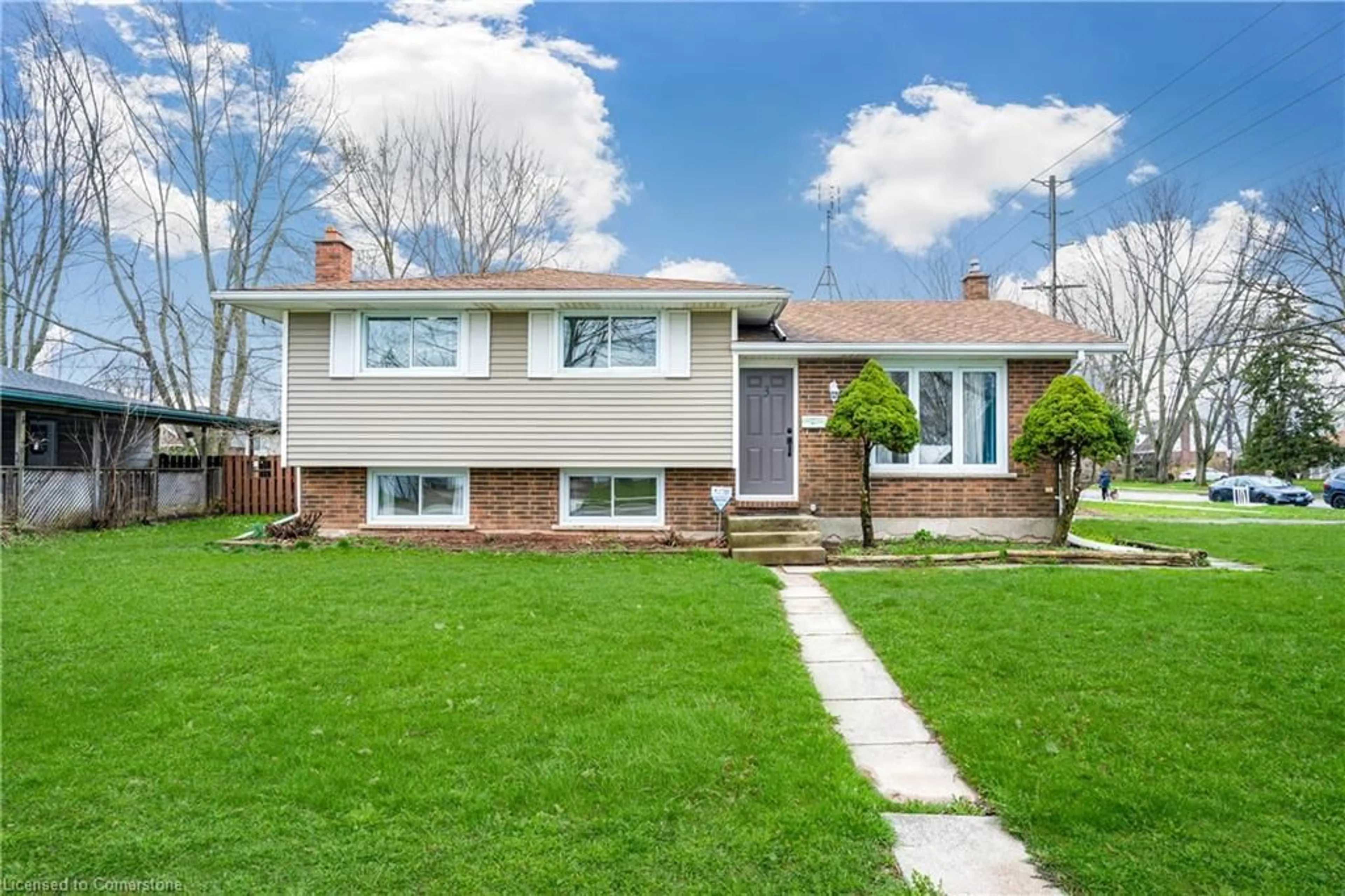 Home with brick exterior material, street for 3 Northgate Dr, Welland Ontario L3C 5Y2