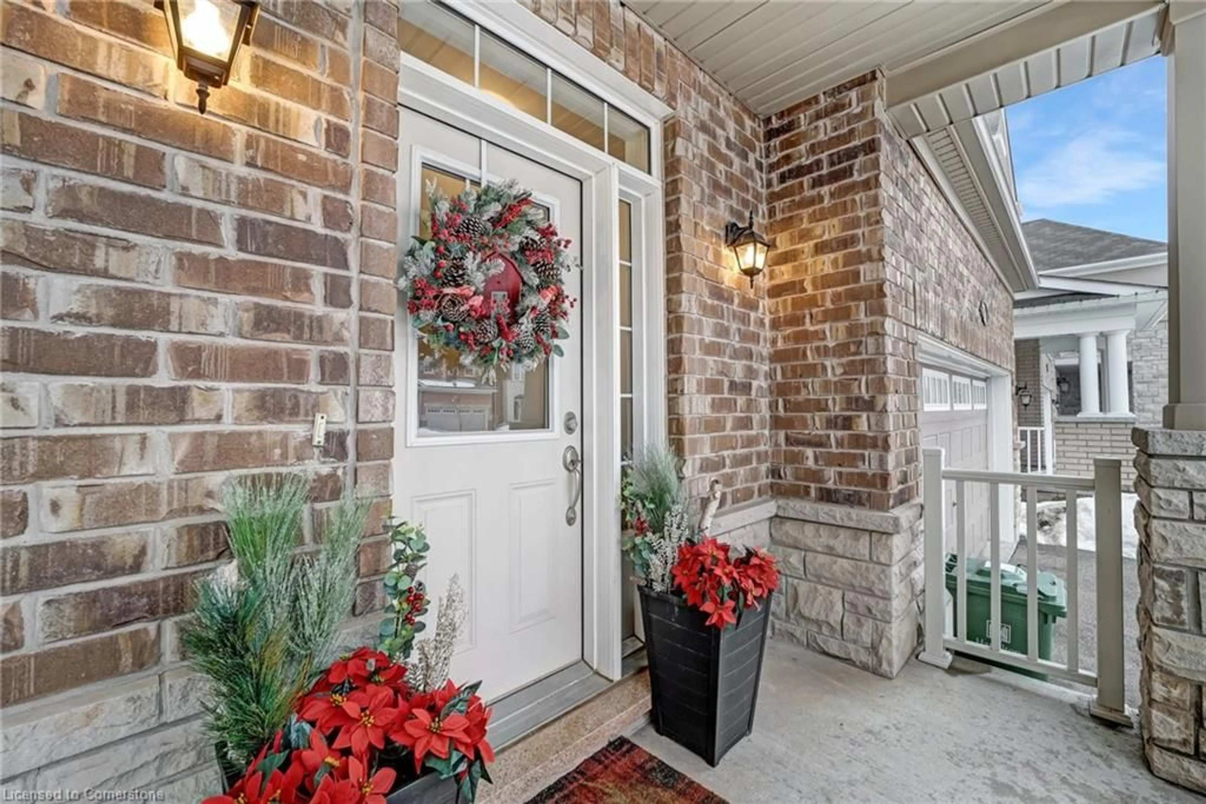 Indoor entryway for 51 Forest Ridge Ave, Waterdown Ontario L8B 1V5