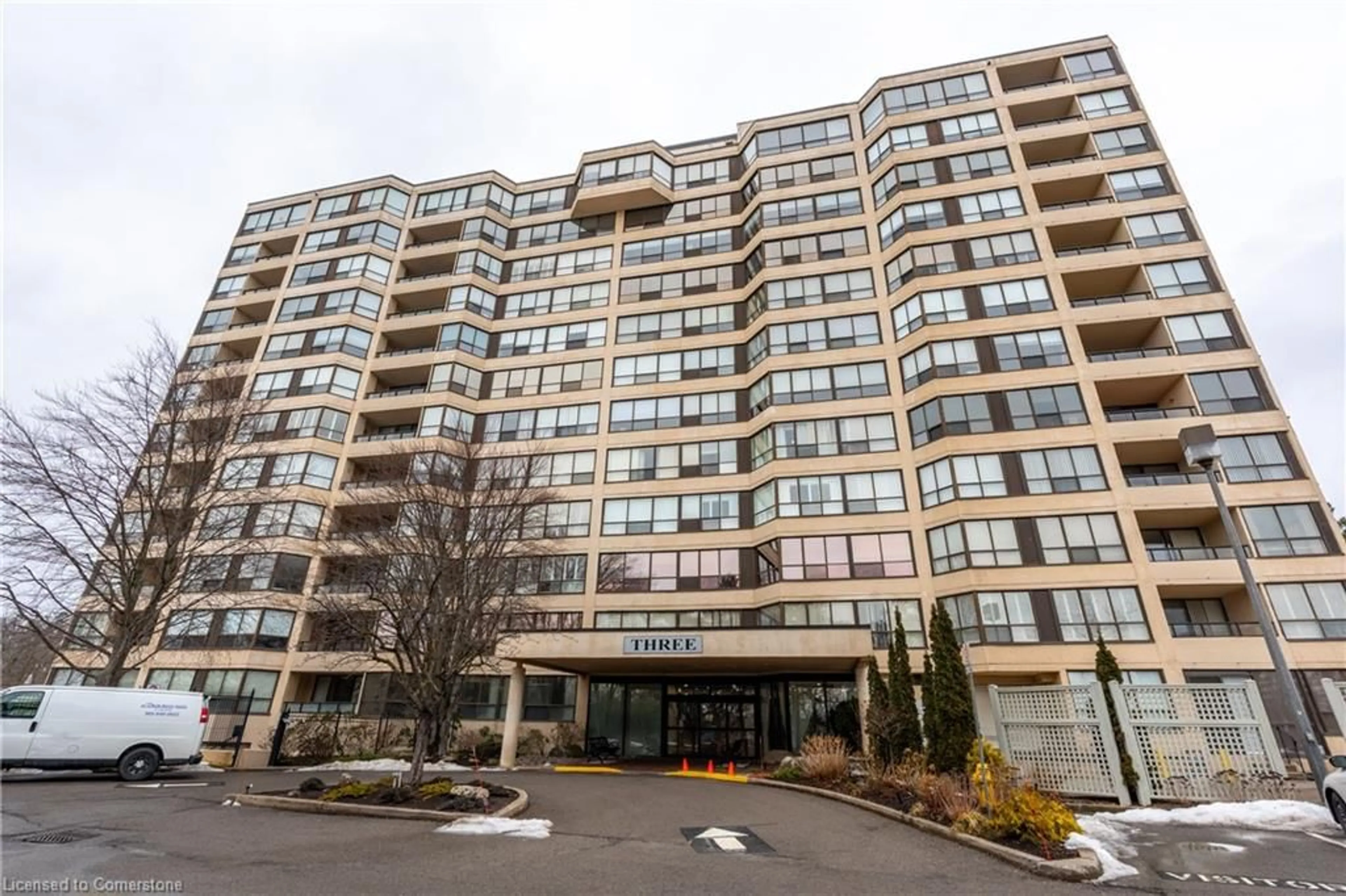 Indoor foyer for 3 Towering Heights Blvd #605, St. Catharines Ontario L3T 4A4