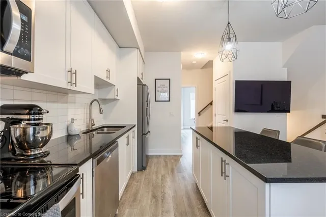 Additional property image - 115 Shoreview Pl Unit 10