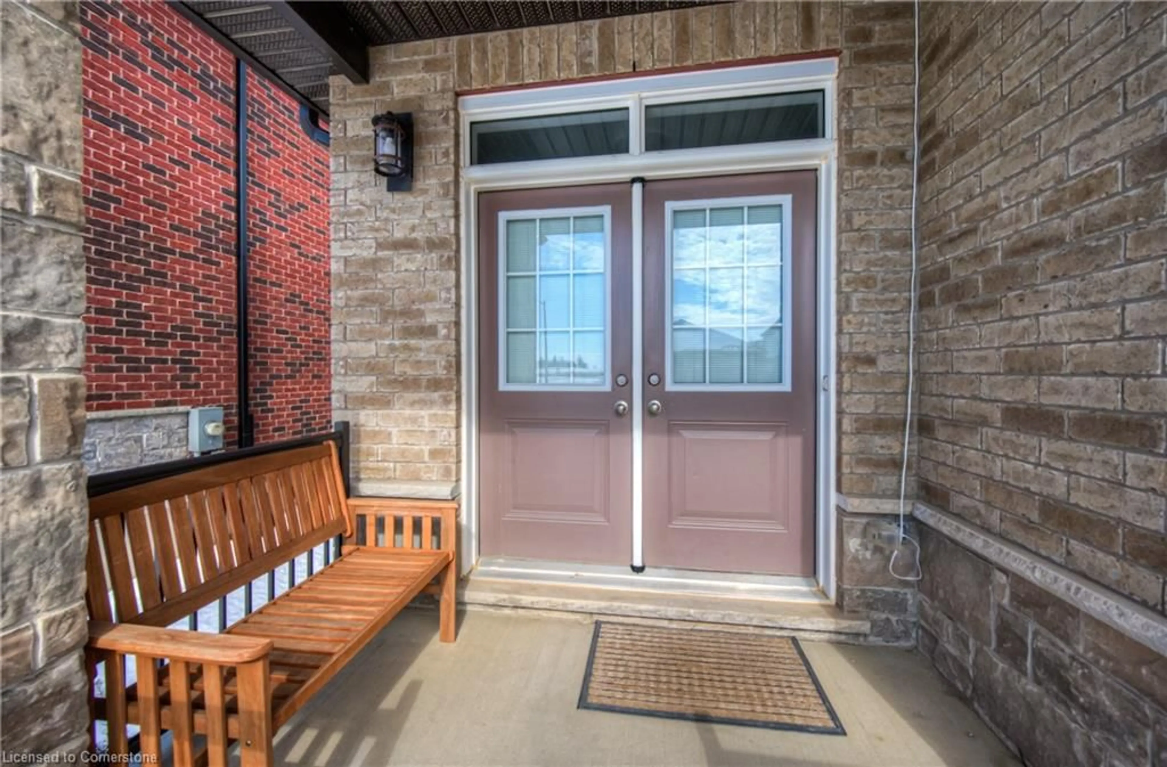 Indoor entryway for 94 Arlington Pky, Paris Ontario N3L 0G2