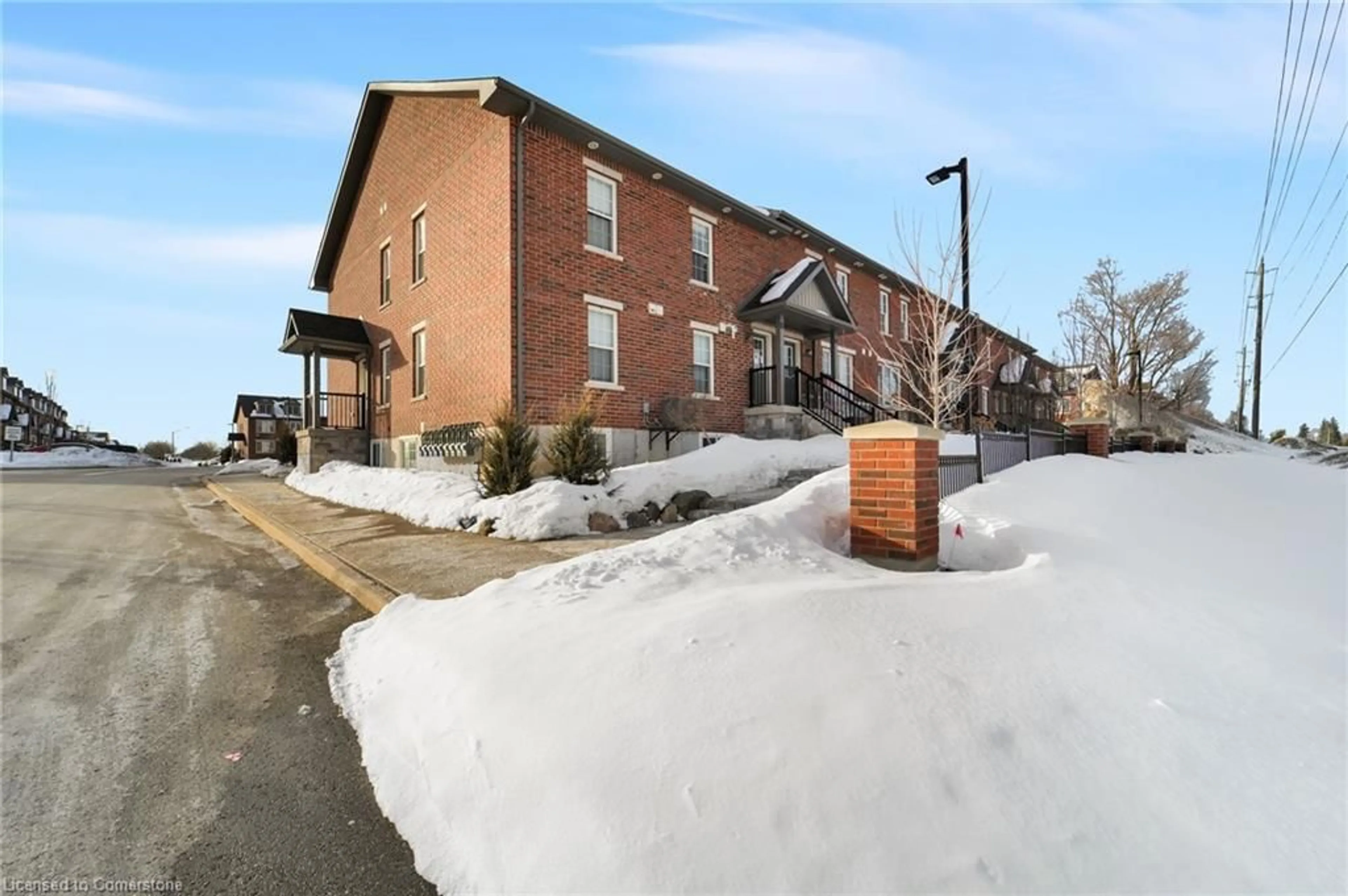 Patio, street for 252 Penetanguishene Rd #14, Barrie Ontario L4M 7C2