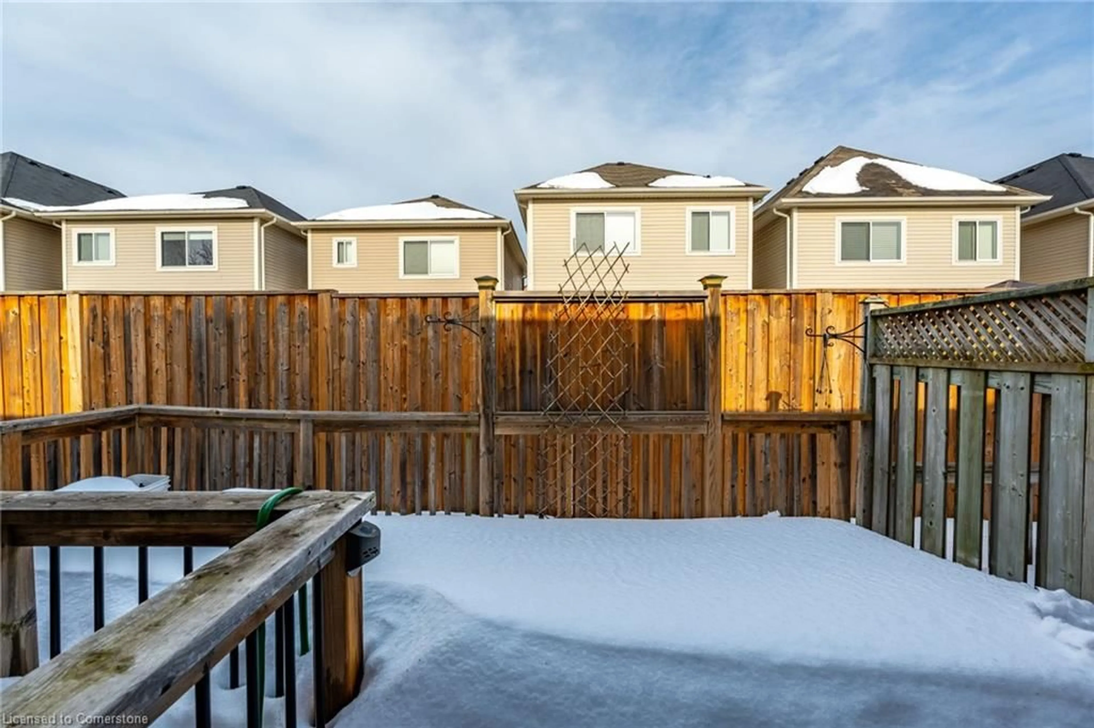 Patio, unknown for 222 Fellowes Cres #17, Waterdown Ontario L8B 0R1
