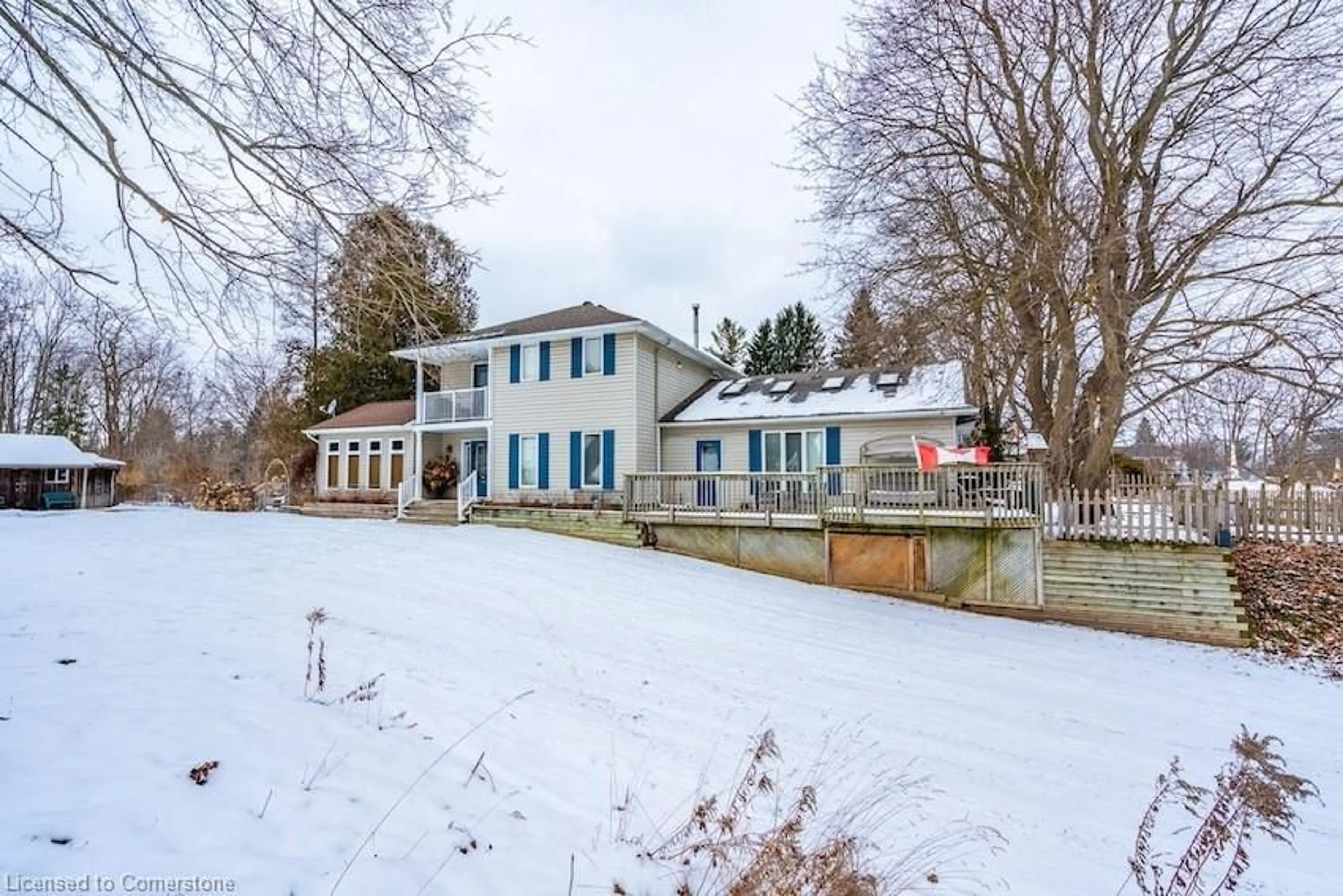 A pic from outside/outdoor area/front of a property/back of a property/a pic from drone, building for 956 Lynden Rd, Lynden Ontario L0R 1T0