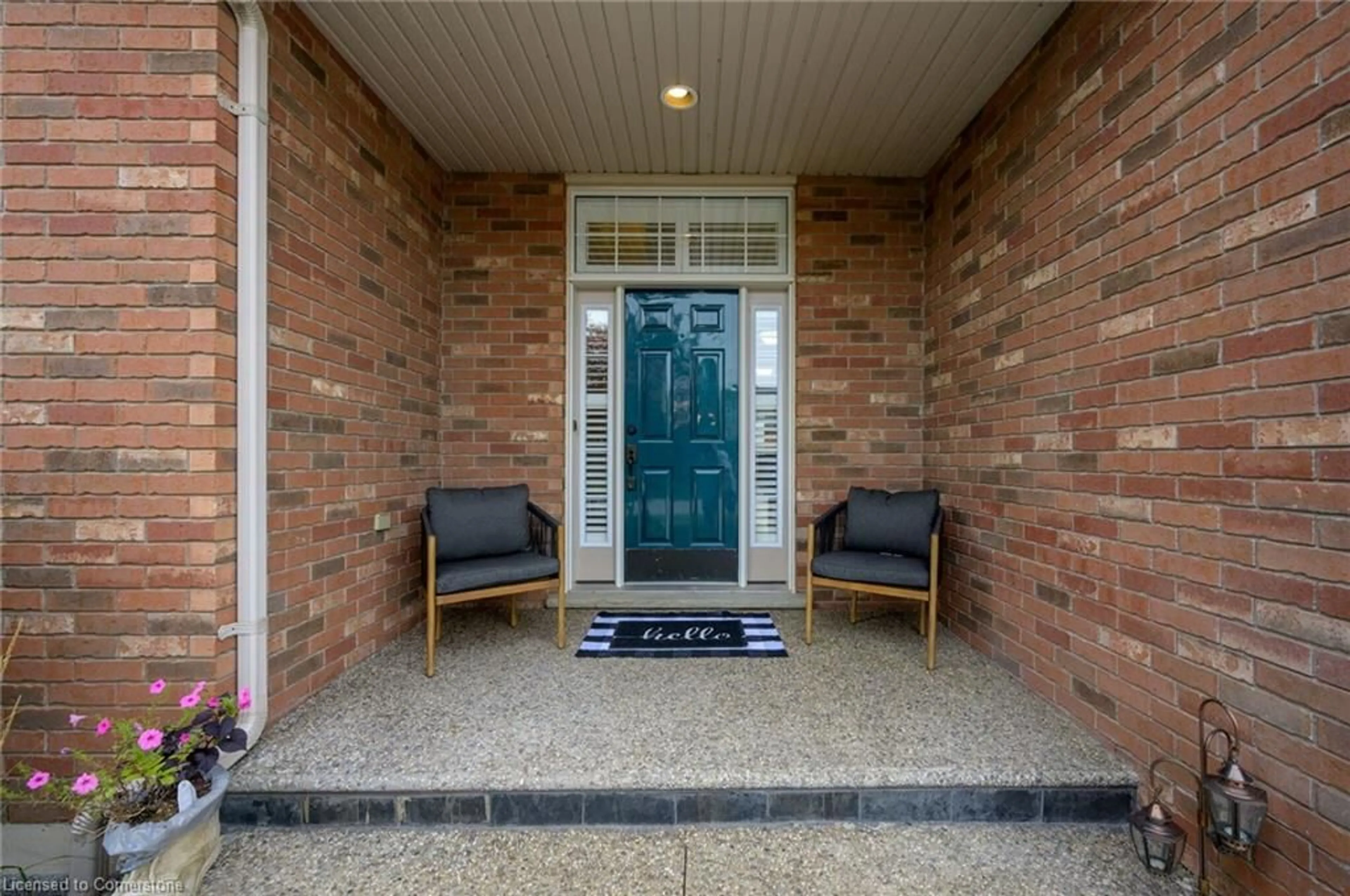 Indoor entryway for 5 Dunrobin Dr, Caledonia Ontario N3W 2N9