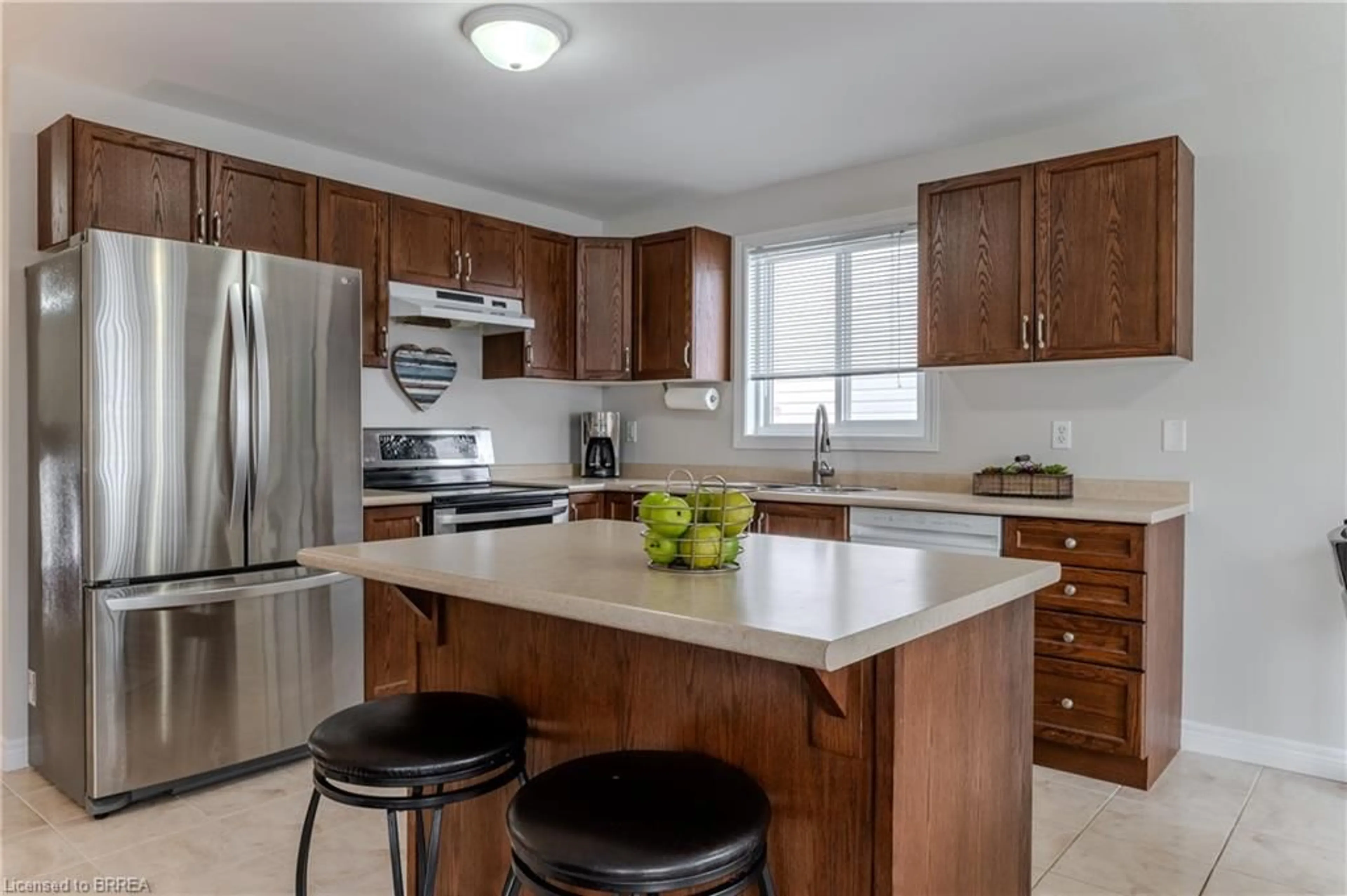 Standard kitchen, unknown for 183 Mcguiness Dr, Brantford Ontario N3T 0B5