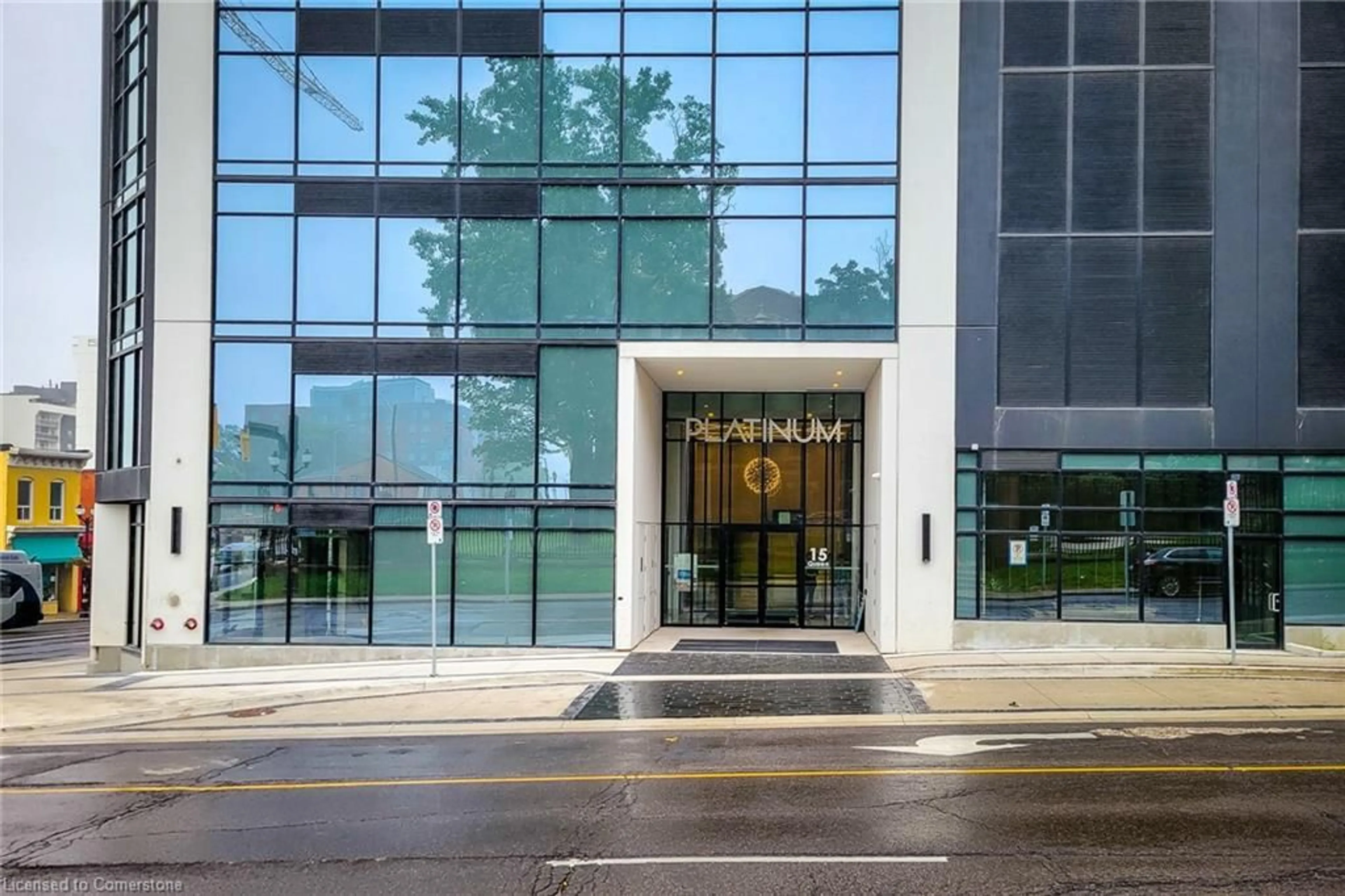 Indoor foyer for 15 Queen St #1703, Hamilton Ontario L8P 0C6