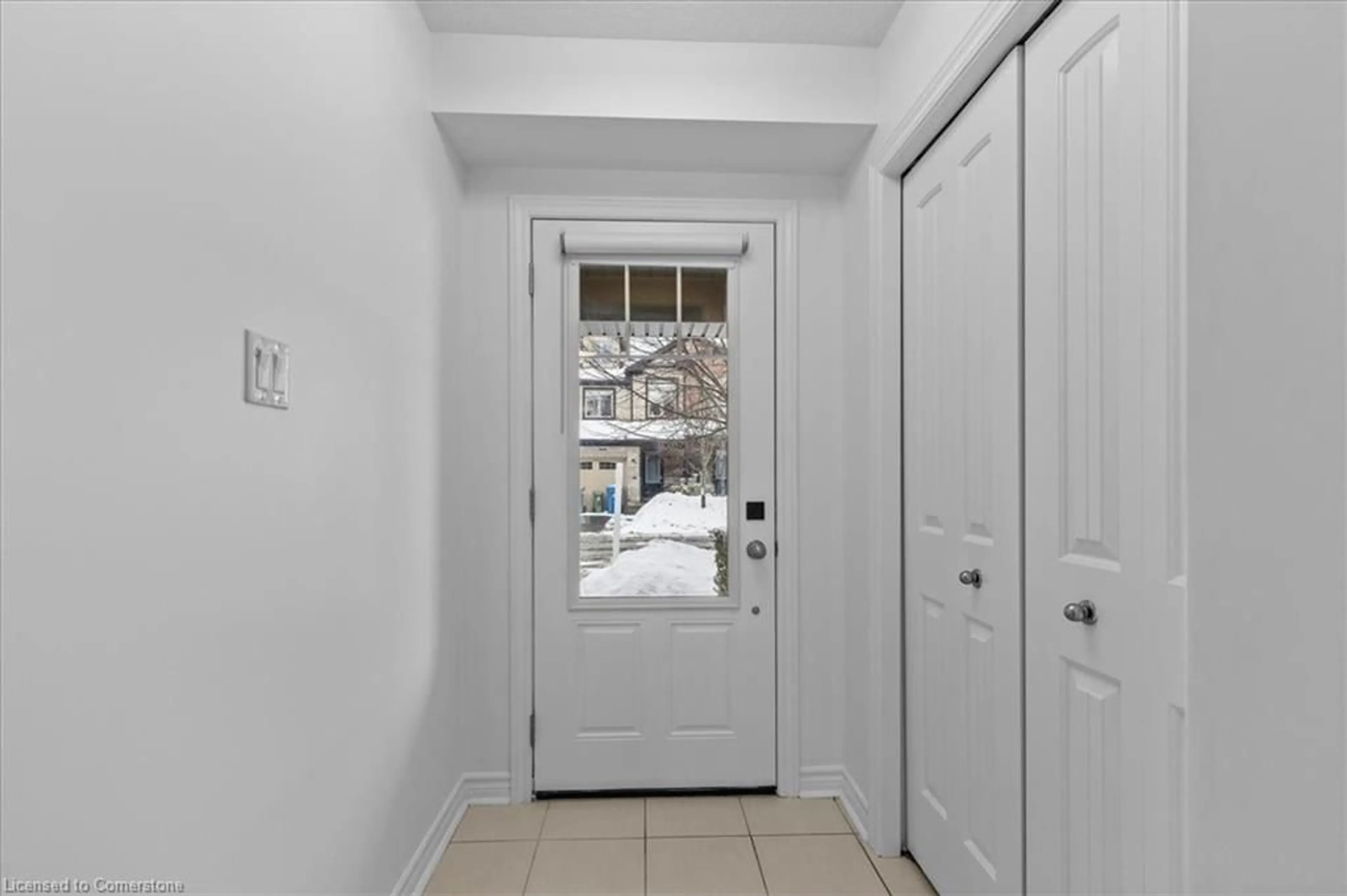 Indoor entryway for 22 Arlington Cres, Guelph Ontario N1L 0K9