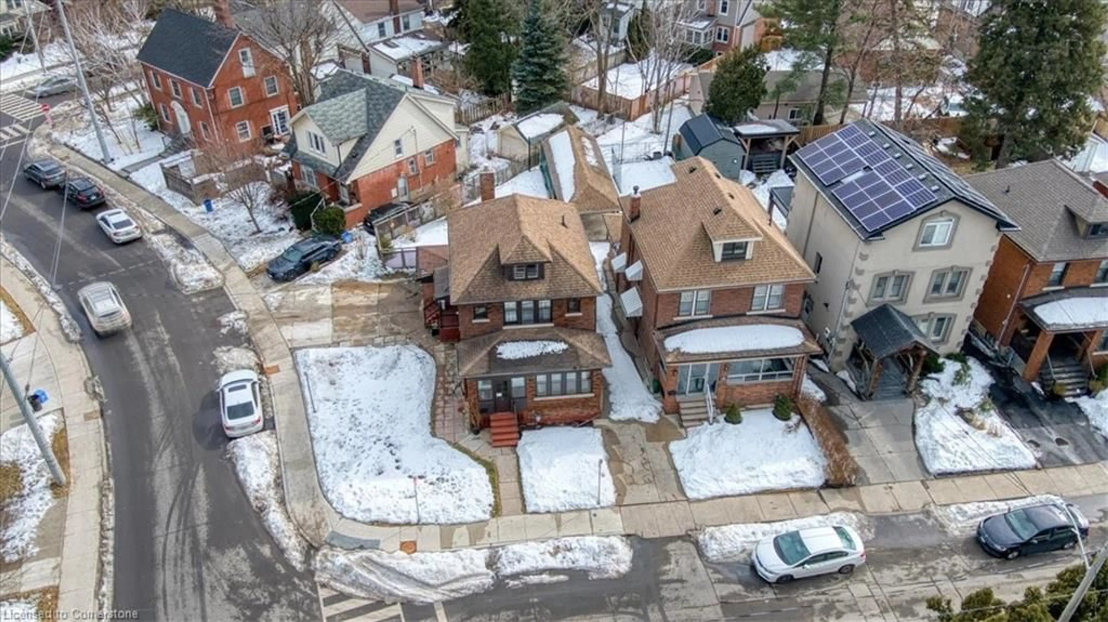 A pic from outside/outdoor area/front of a property/back of a property/a pic from drone, street for 1 Barclay St, Hamilton Ontario L8S 1P1