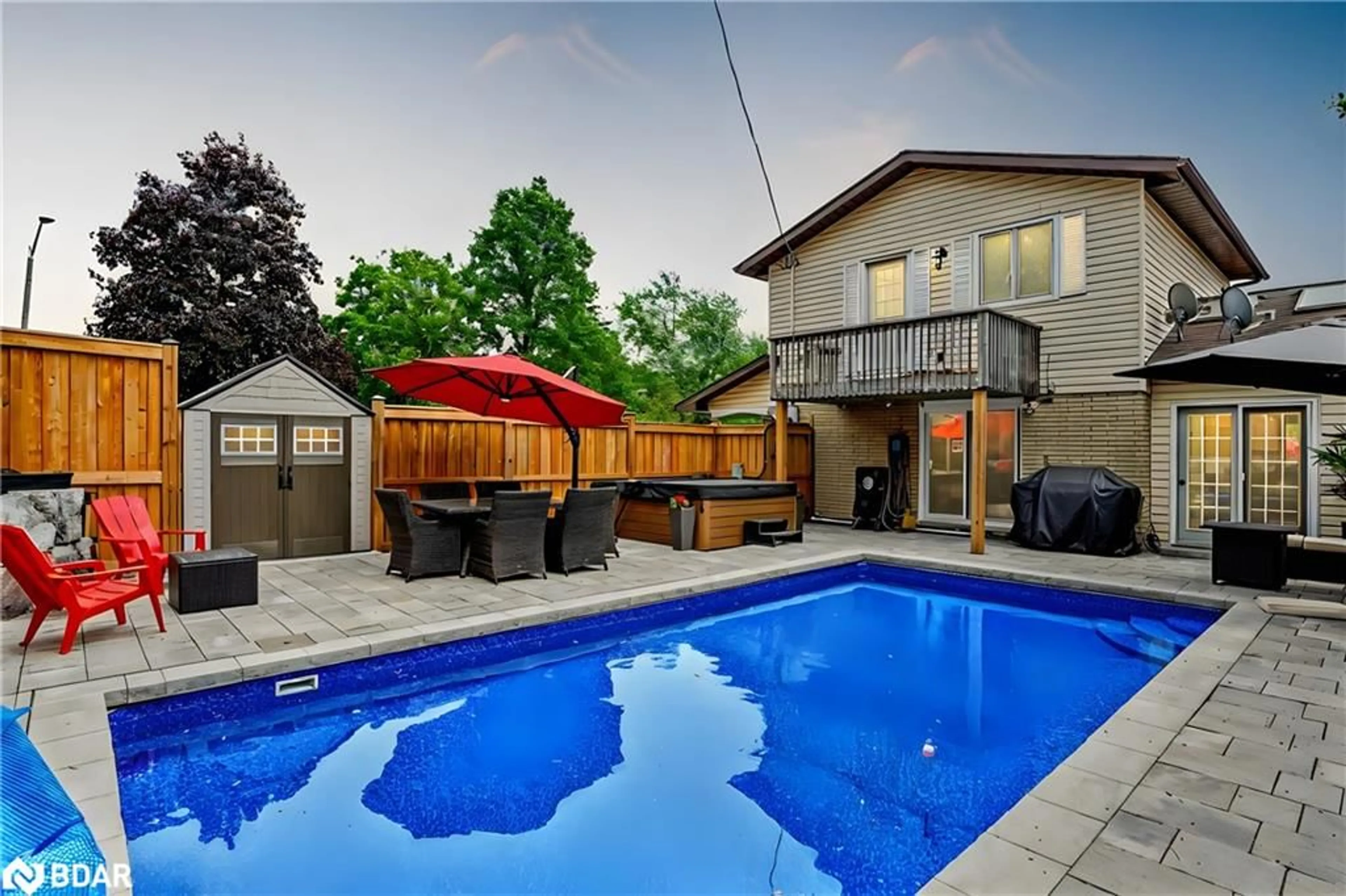 Pool for 2 Green Meadow Way, Hamilton Ontario L9H 3Z3