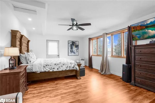 Additional property image - 2 Green Meadow Way