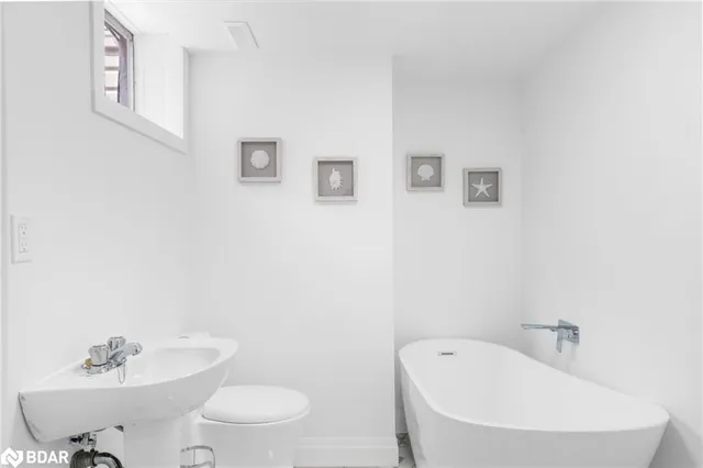 Additional property image - 2 Green Meadow Way