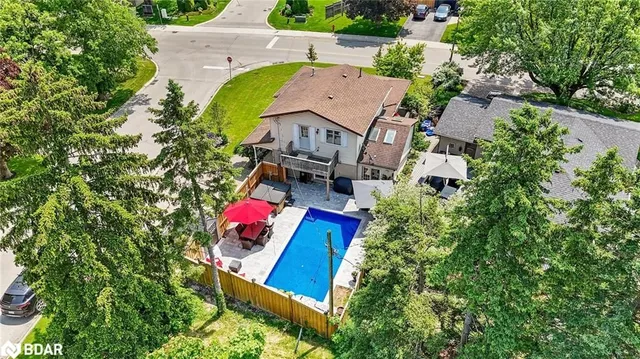 Additional property image - 2 Green Meadow Way
