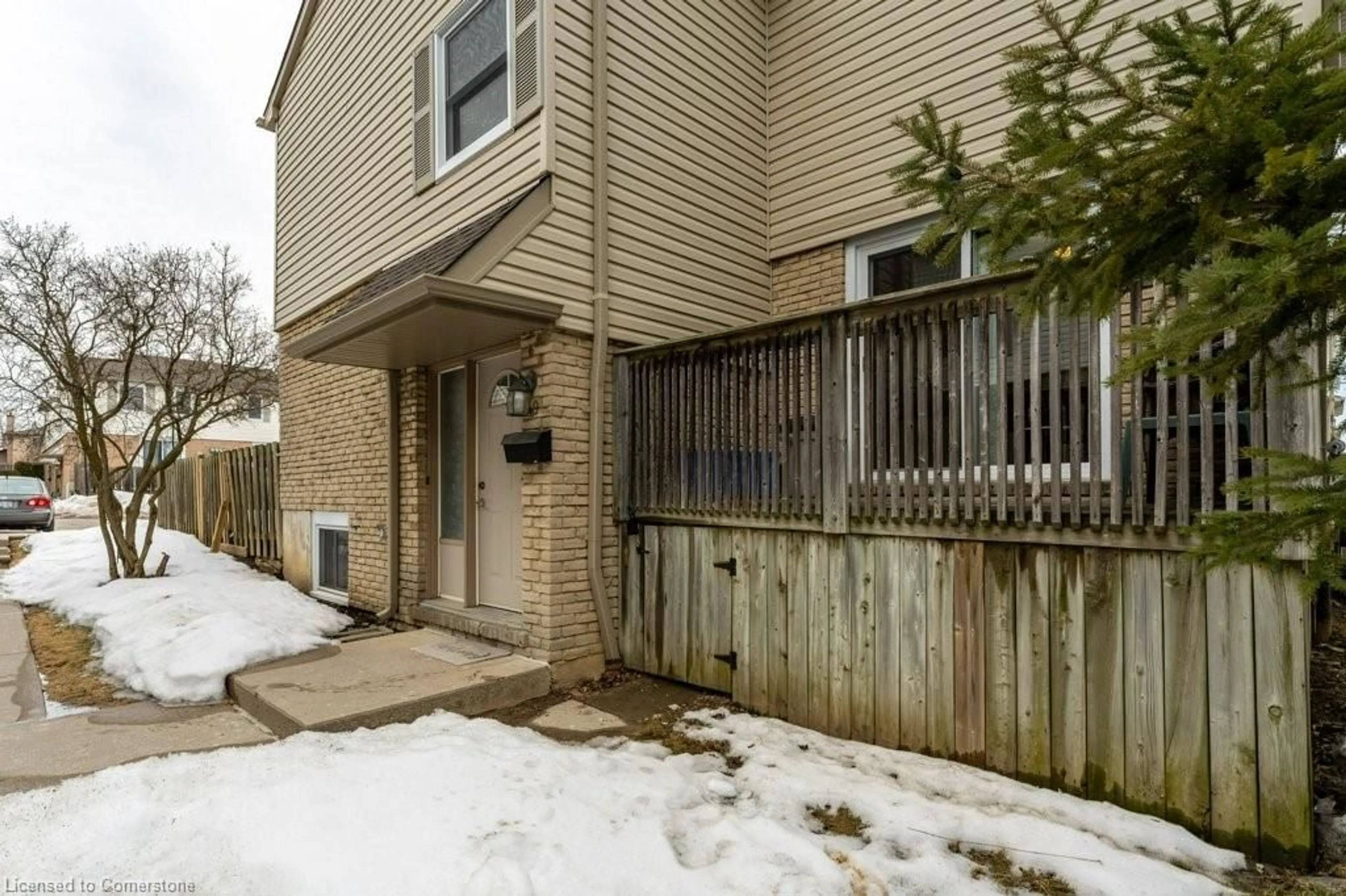 Patio, street for 1300 Upper Ottawa St #49, Hamilton Ontario L8W 1M8