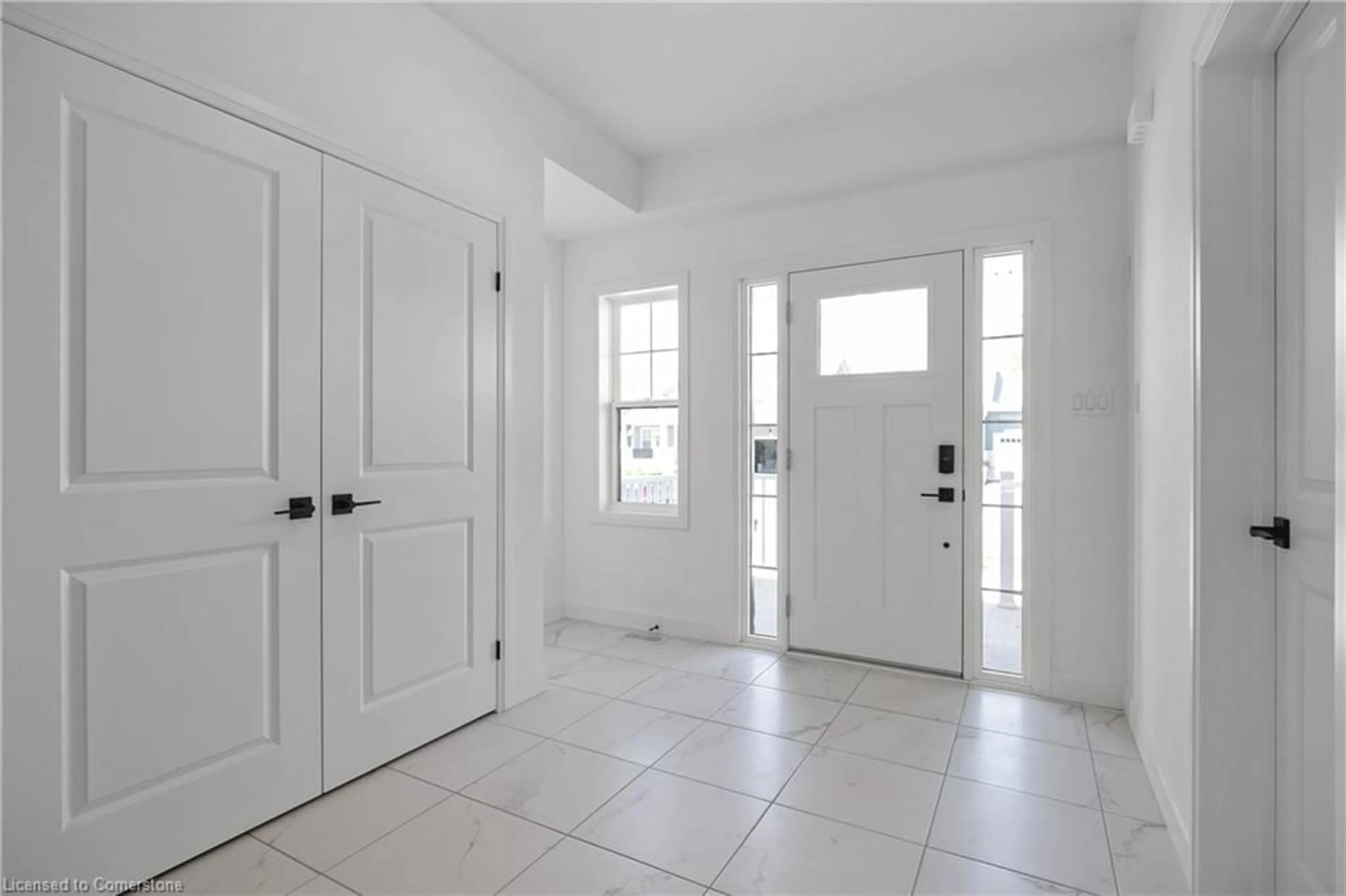 Indoor entryway for 26 Beachwalk Cres, Crystal Beach Ontario L0S 1N0