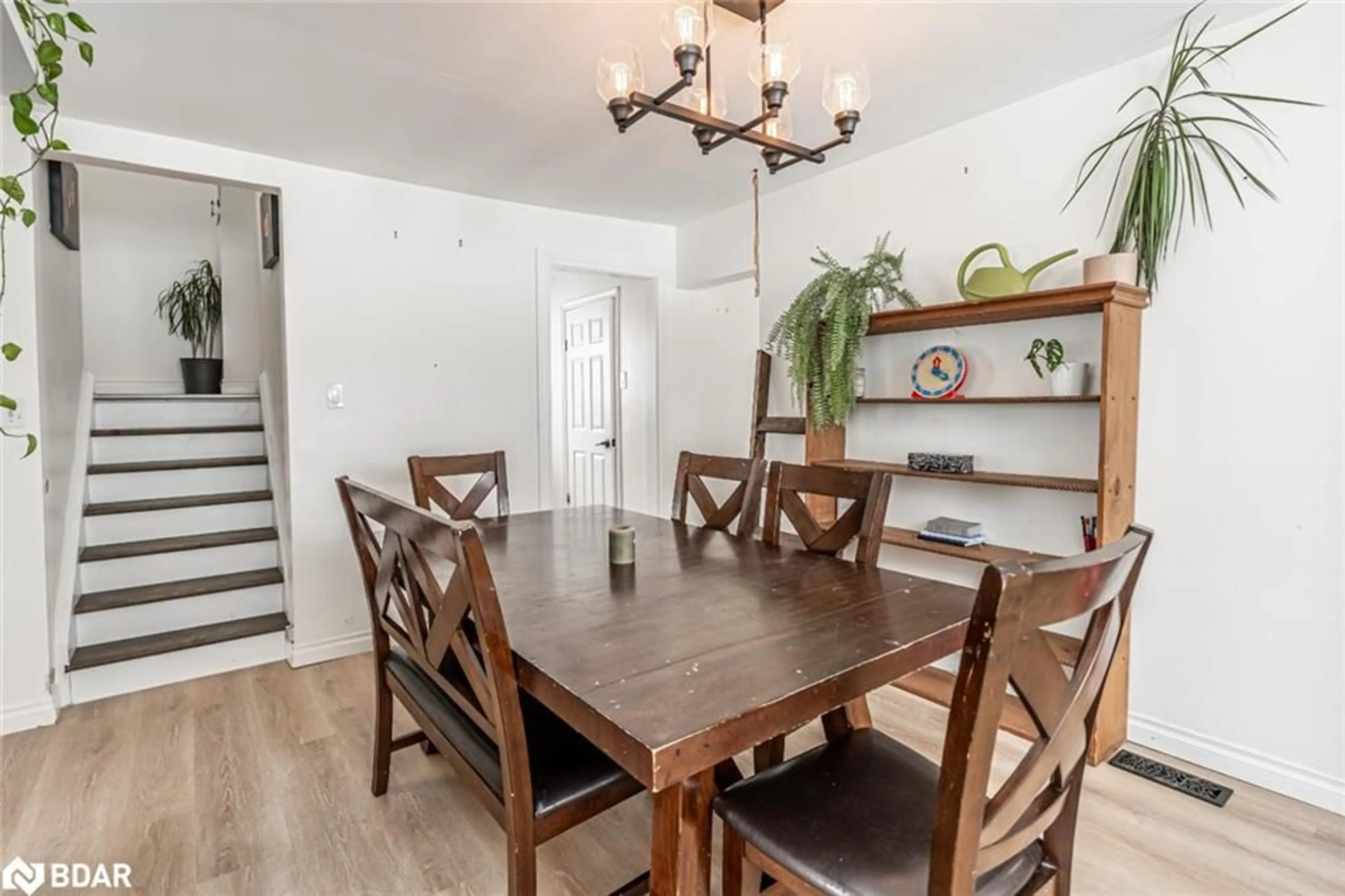 Dining room, wood/laminate floor for 8 Balm Beach Road West, Perkinsfield Ontario L0L 2J0