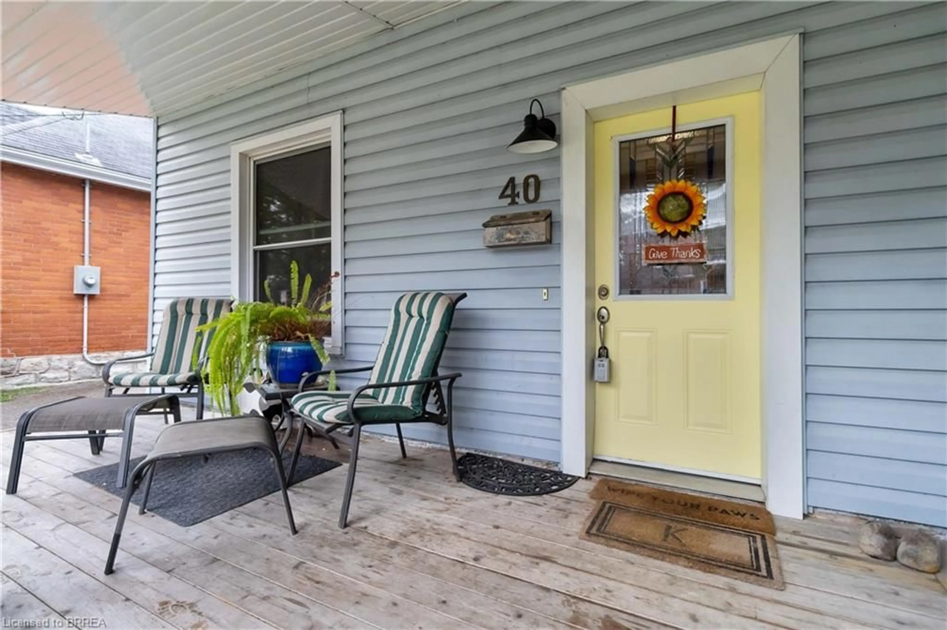 Indoor entryway for 40 Egerton St, Brantford Ontario N3T 4L5