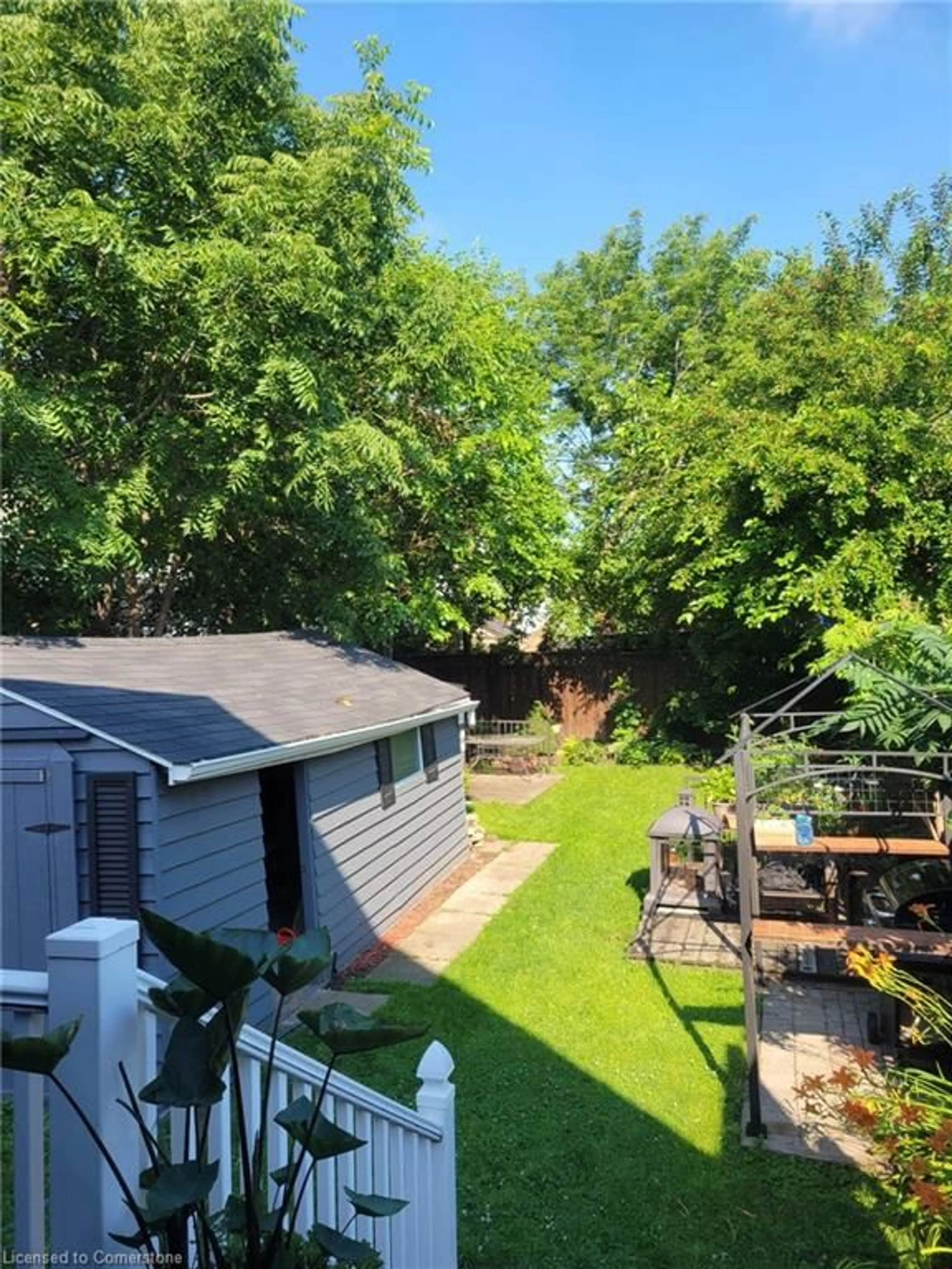 A pic from outside/outdoor area/front of a property/back of a property/a pic from drone, unknown for 71 Garside Ave, Hamilton Ontario L8H 4W4