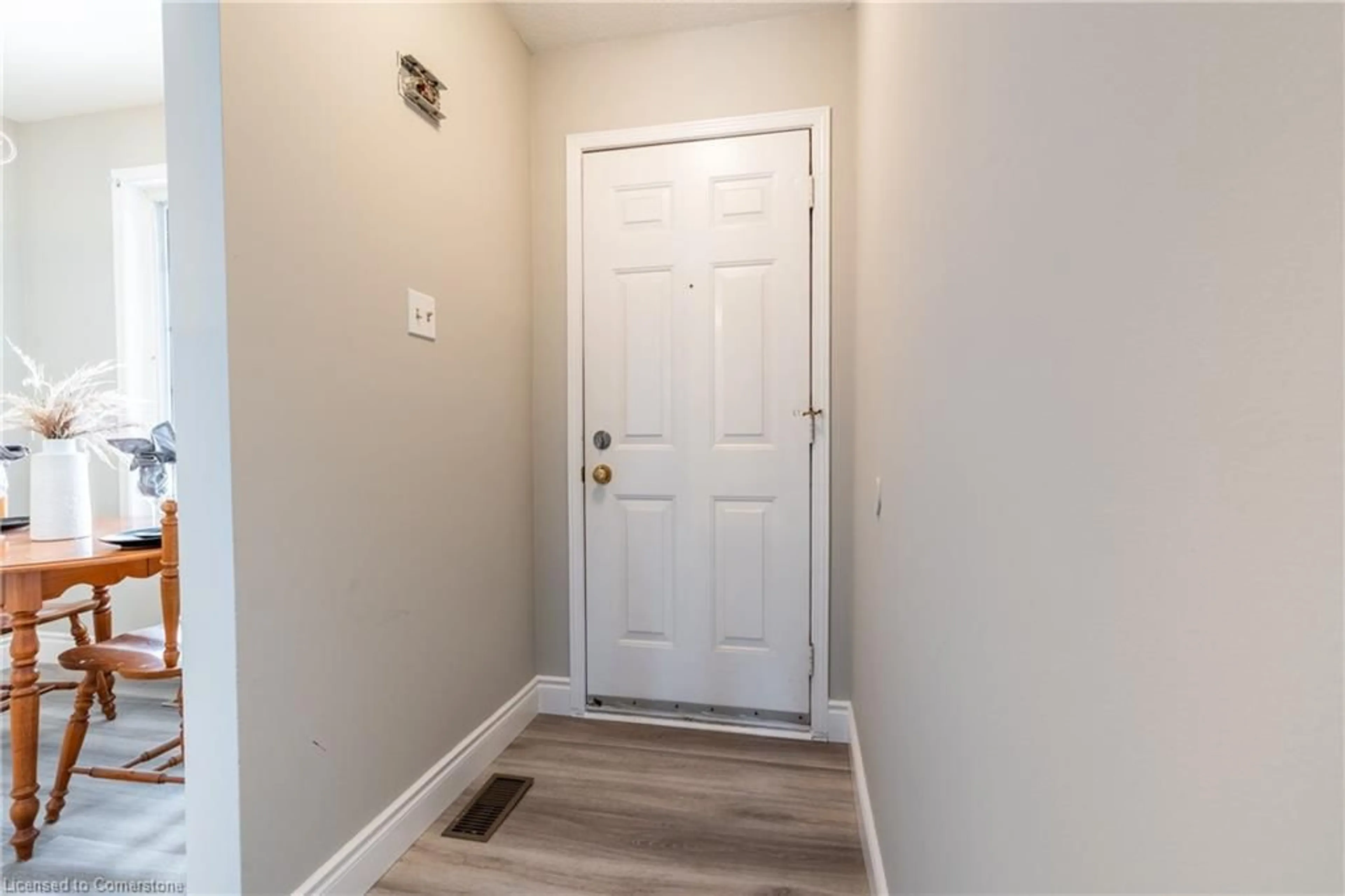 Indoor entryway for 12 Featherwood Cres, Stoney Creek Ontario L8J 3P5