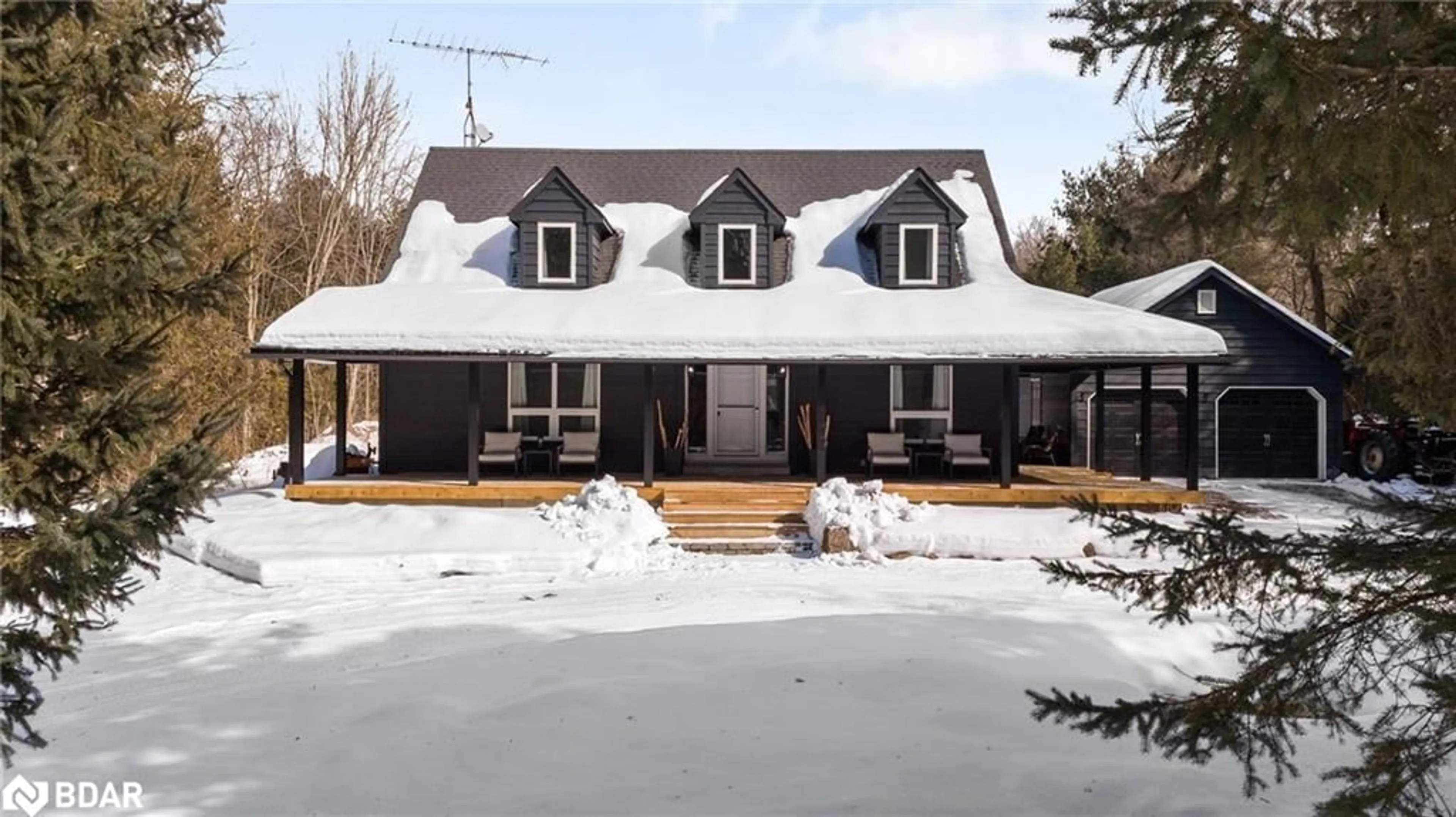 Home with vinyl exterior material, street for 16245 7th Concession Rd, King Ontario L7B 0E1