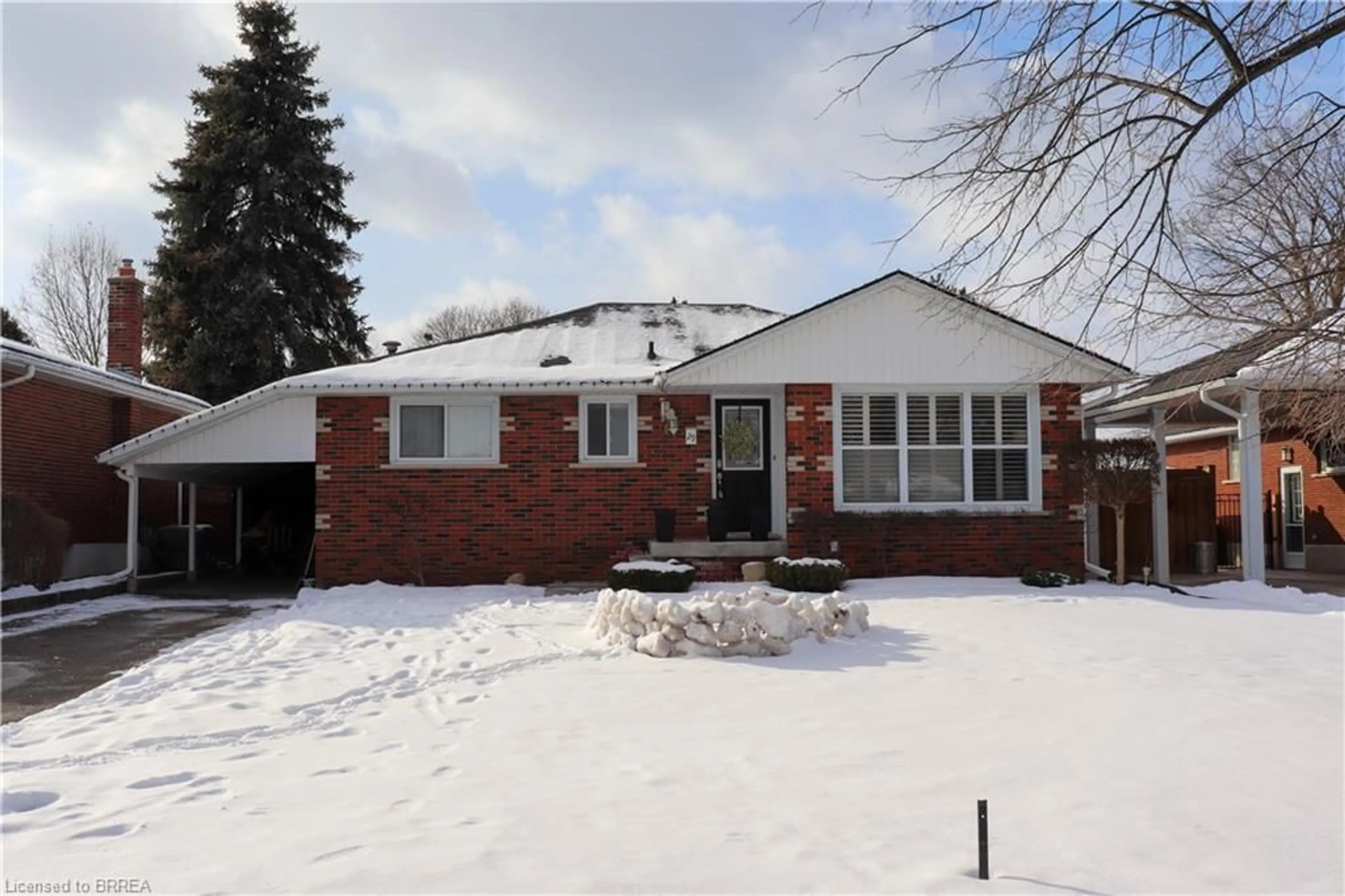 Home with brick exterior material, street for 29 Marshall St, Brantford Ontario N3R 3C8