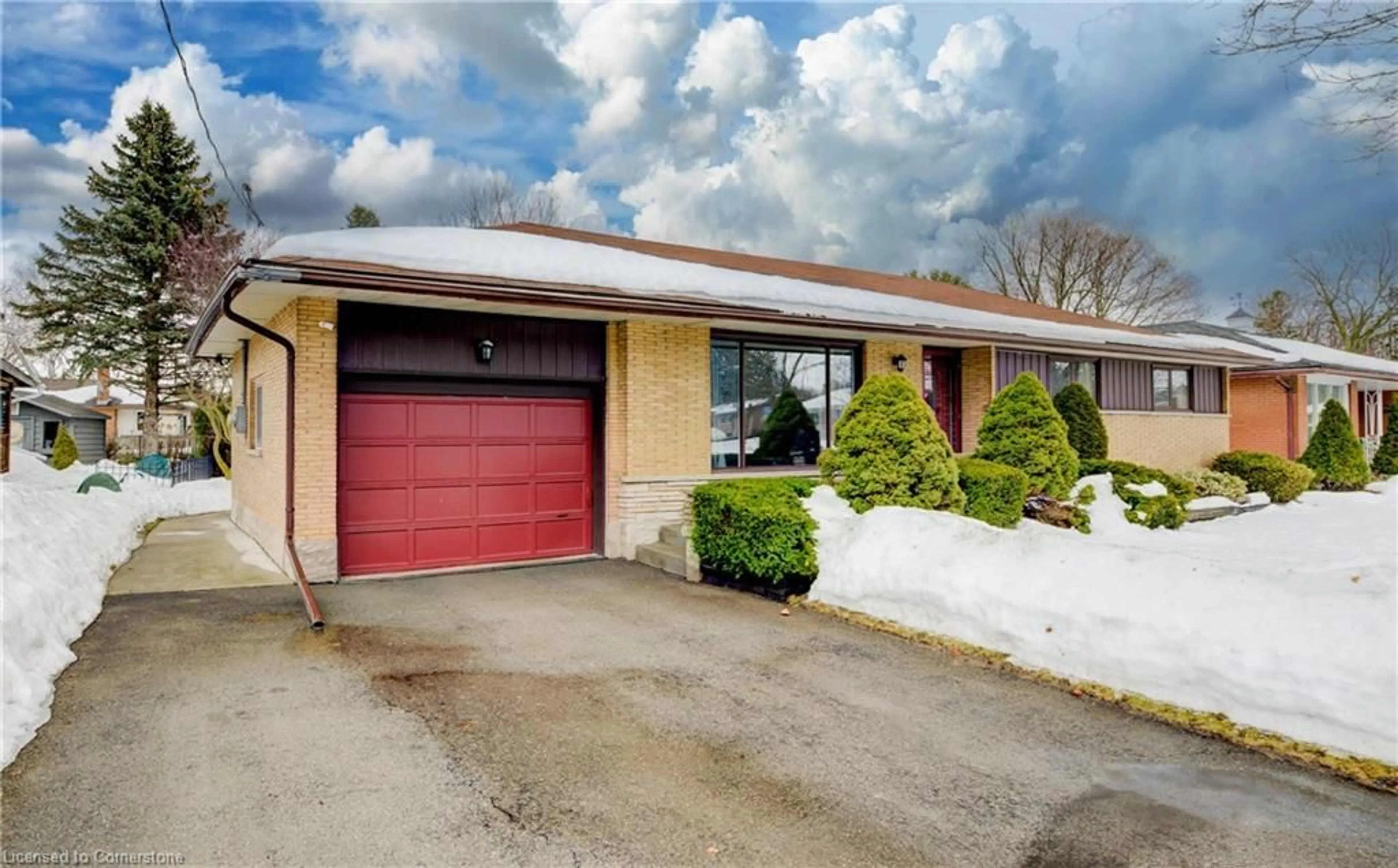 Indoor garage for 87 Massey Ave, Kitchener Ontario N2C 1M4