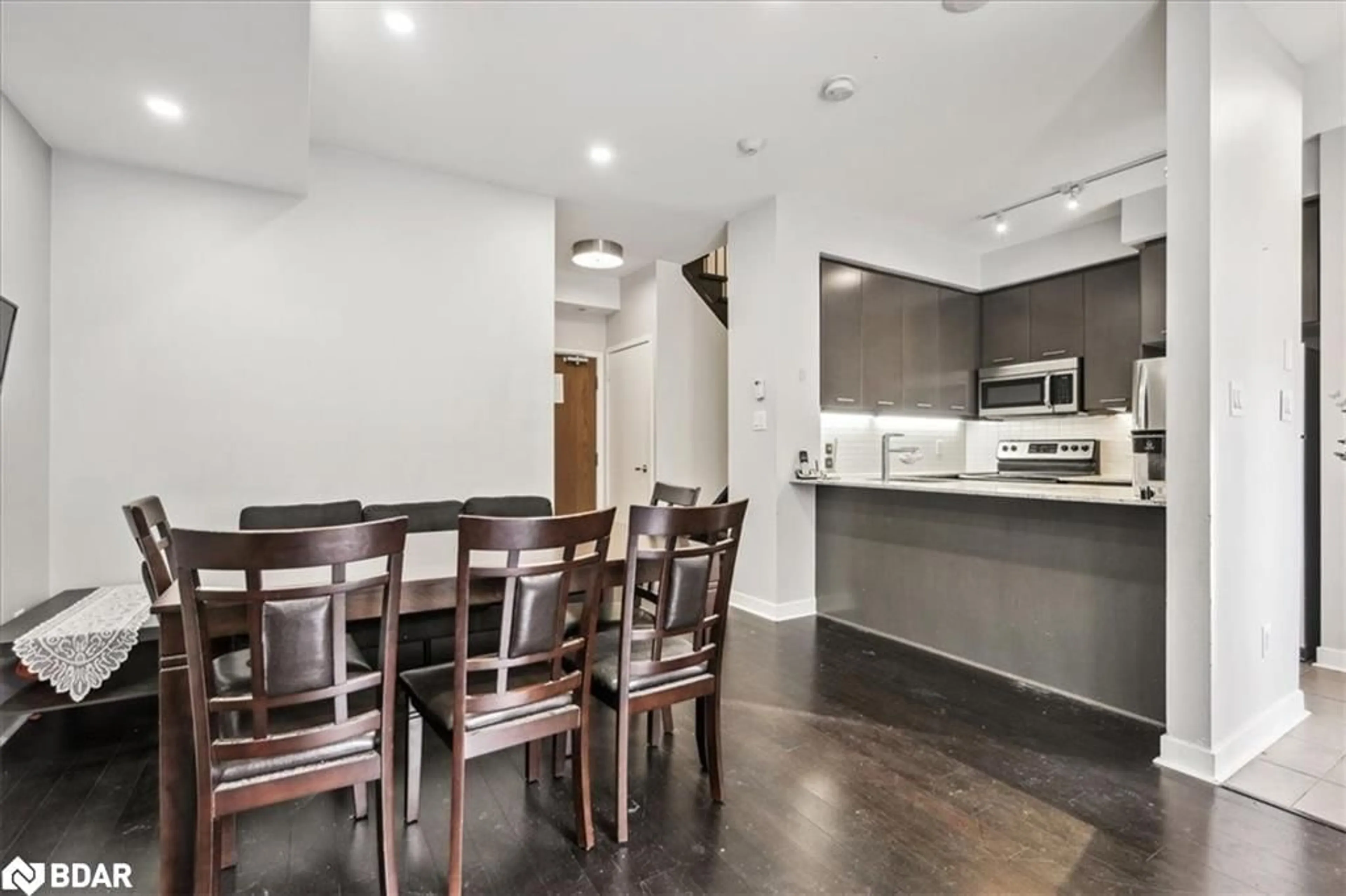 Open concept kitchen, unknown for 370 Square One Dr #Th#13, Mississauga Ontario L5B 0E6