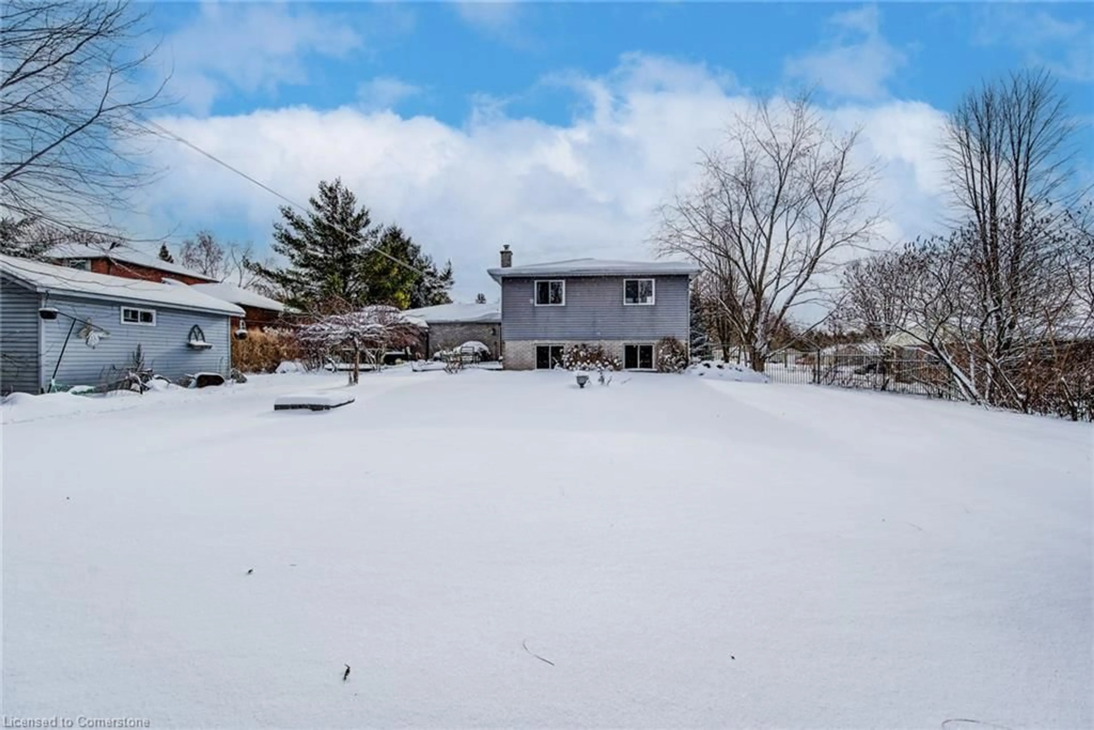 A pic from outside/outdoor area/front of a property/back of a property/a pic from drone, street for 425 Clyde St, Mount Forest Ontario N0G 2L3