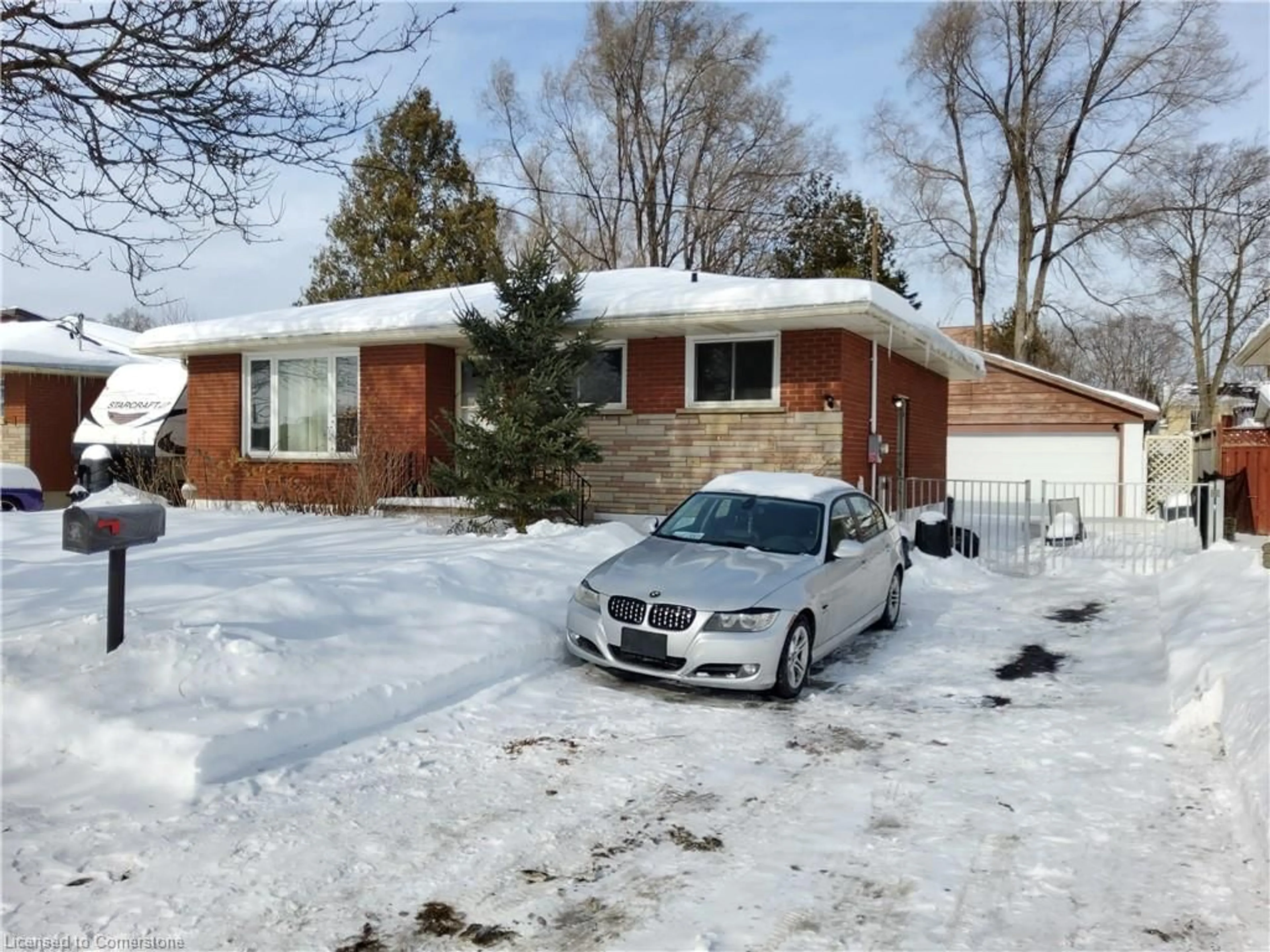 Home with brick exterior material, street for 7 Usher St, Brantford Ontario N3R 1B8