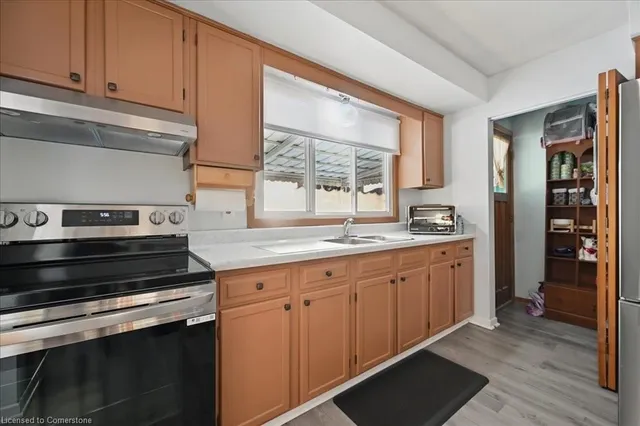 Additional property image - 618 Artreva Cres
