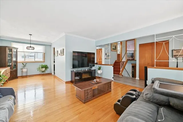Additional property image - 618 Artreva Cres
