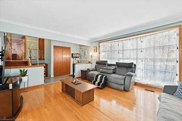 Additional property image - 618 Artreva Cres