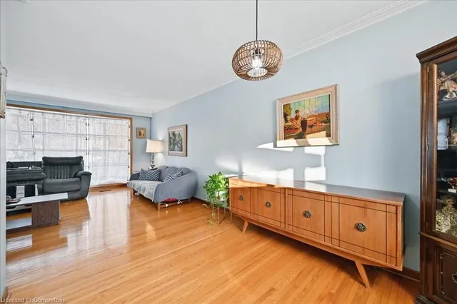 Additional property image - 618 Artreva Cres