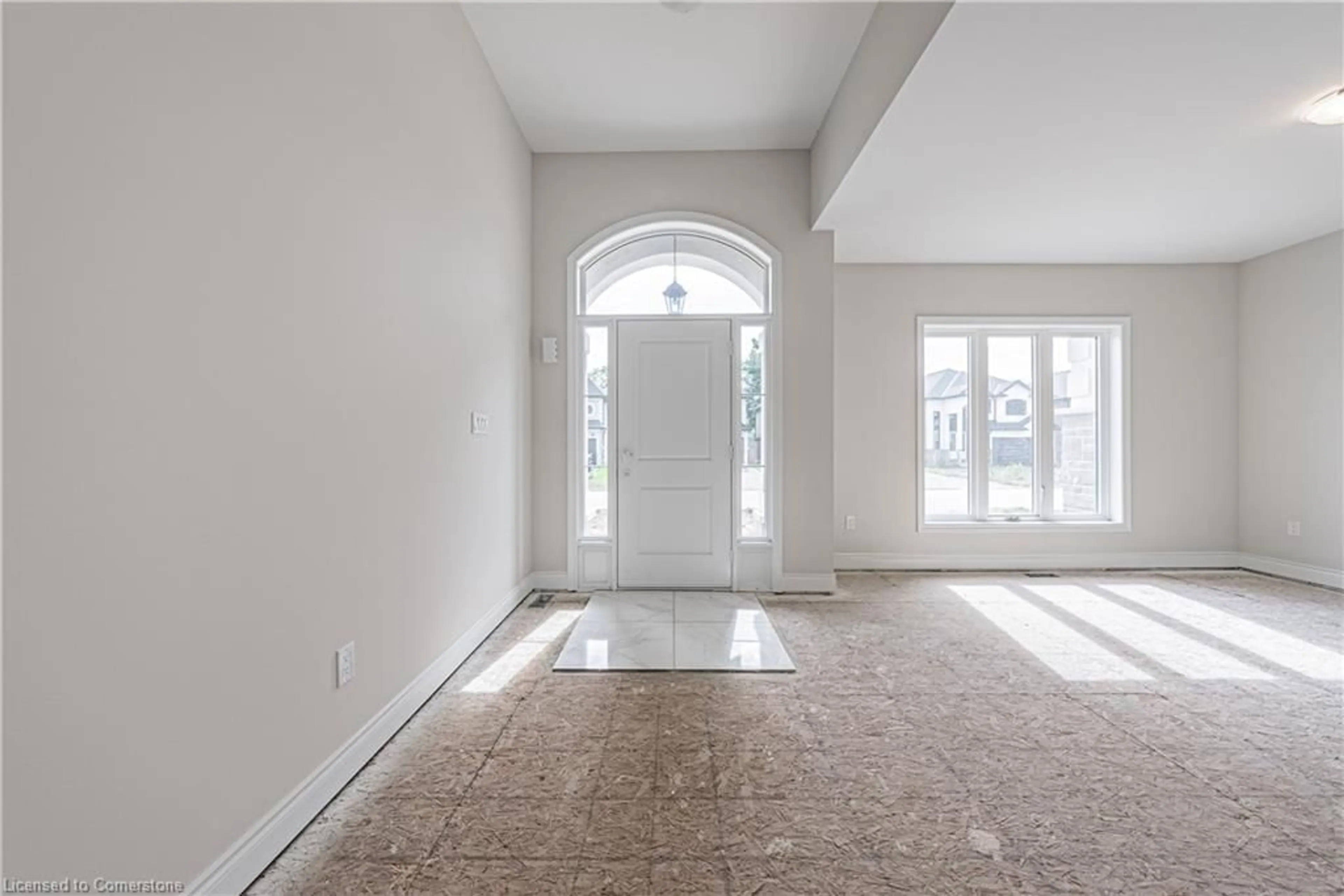 Indoor entryway for 60 Cesar Pl, Ancaster Ontario L9G 0G3