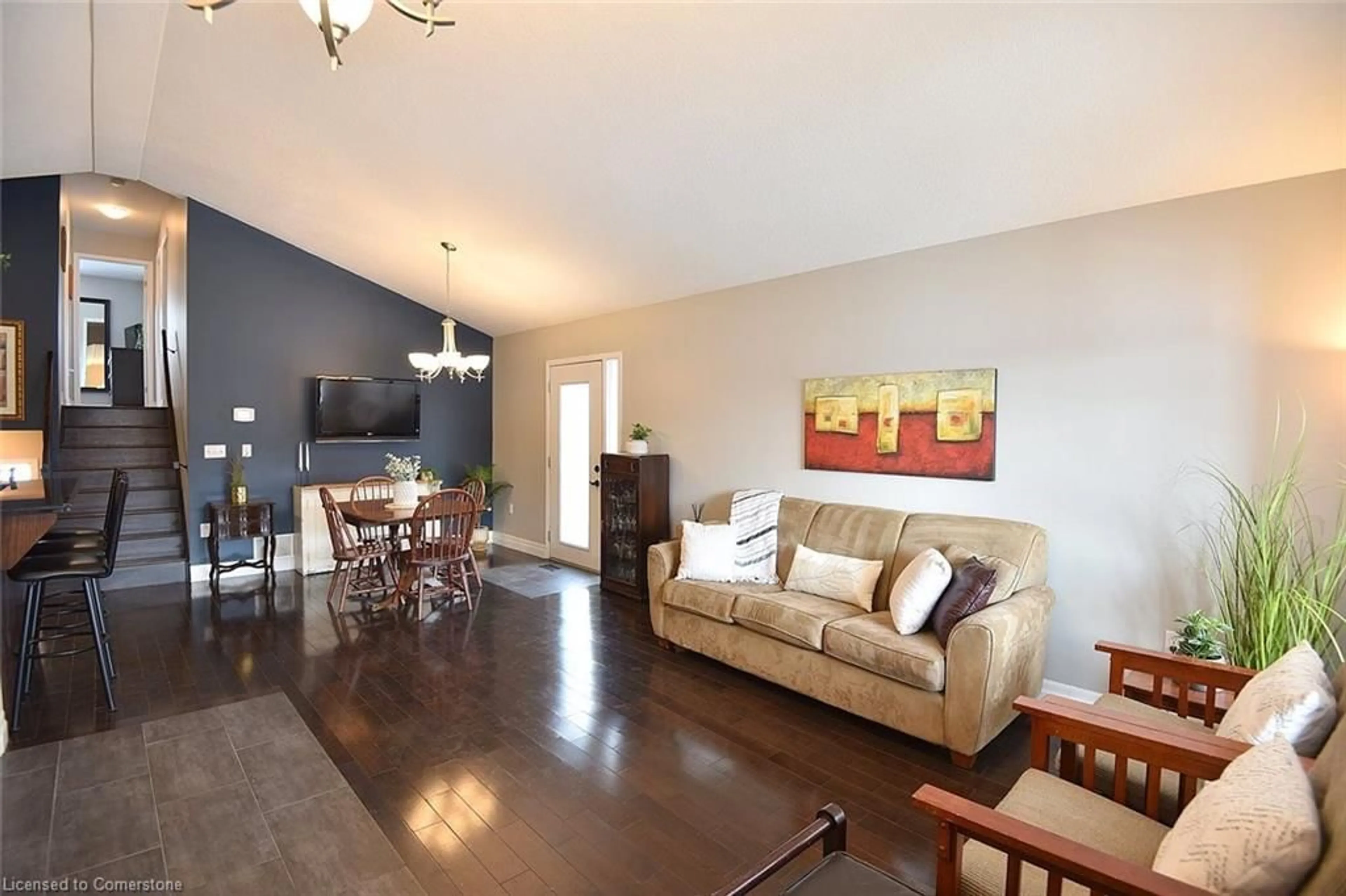 Living room with furniture, unknown for 552 Southridge Dr, Hamilton Ontario L9C 7V4