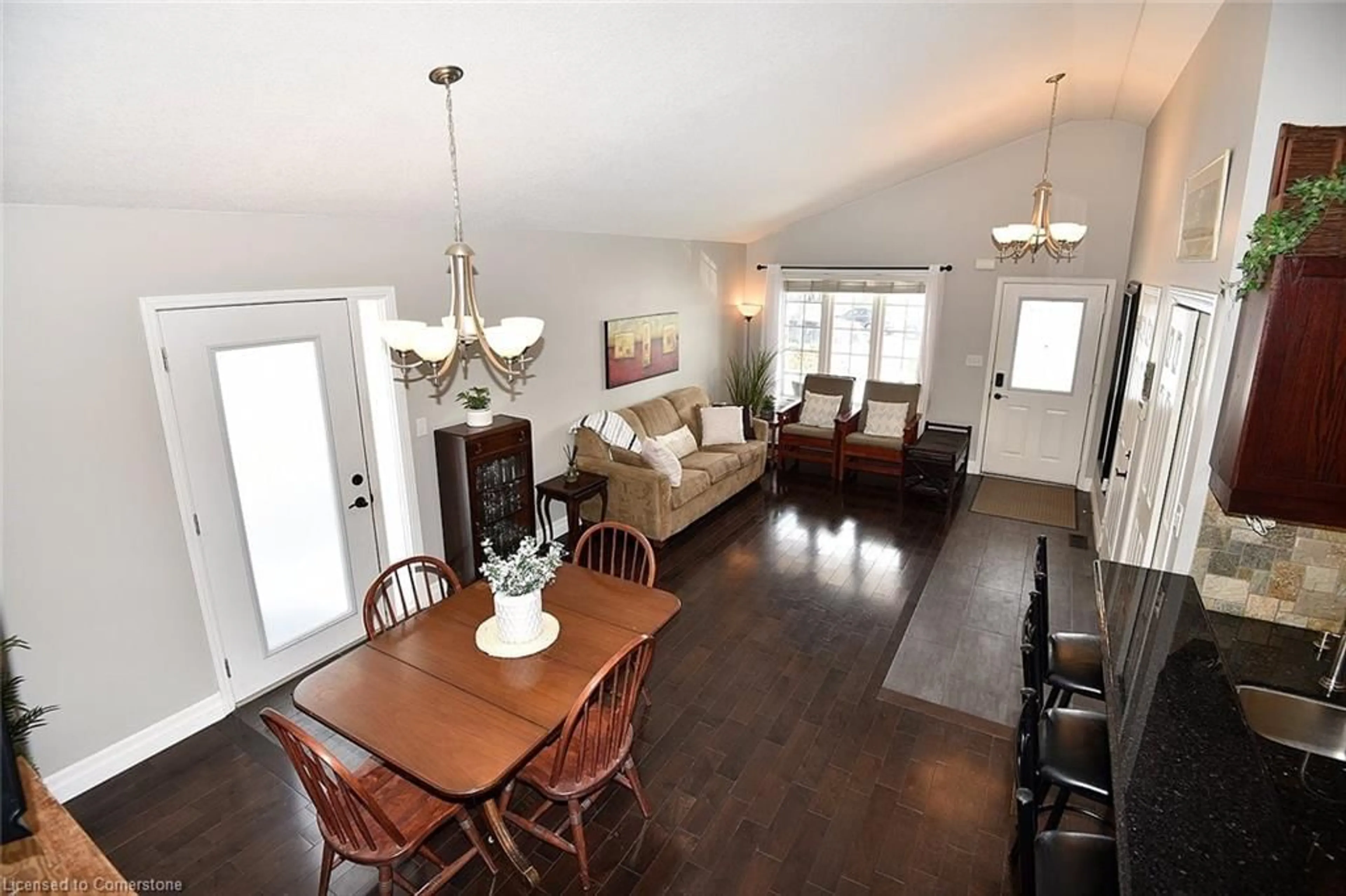Dining room, wood/laminate floor for 552 Southridge Dr, Hamilton Ontario L9C 7V4