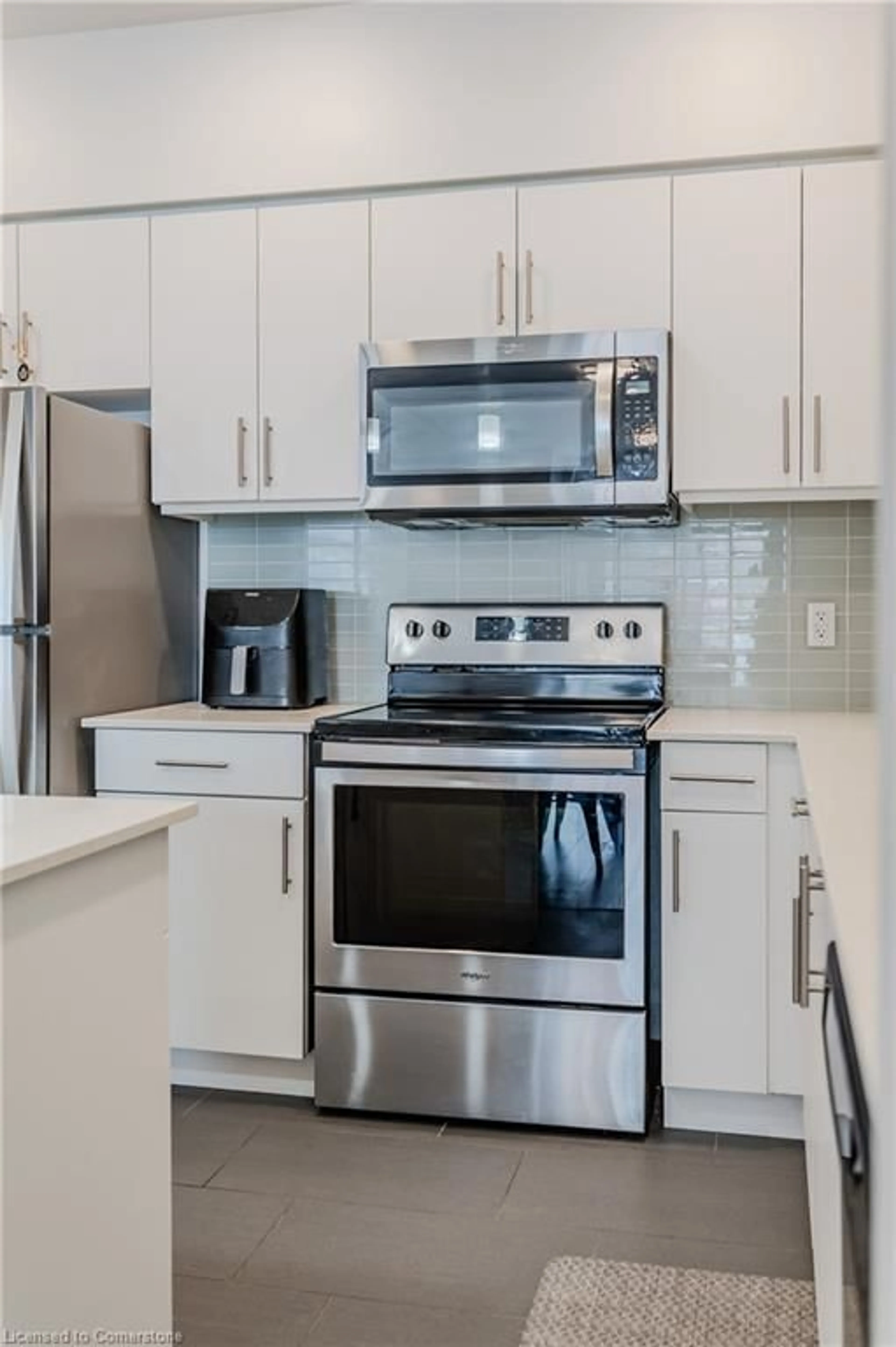 Standard kitchen, ceramic/tile floor for 399 Queen St #313, Kitchener Ontario N2G 0C4