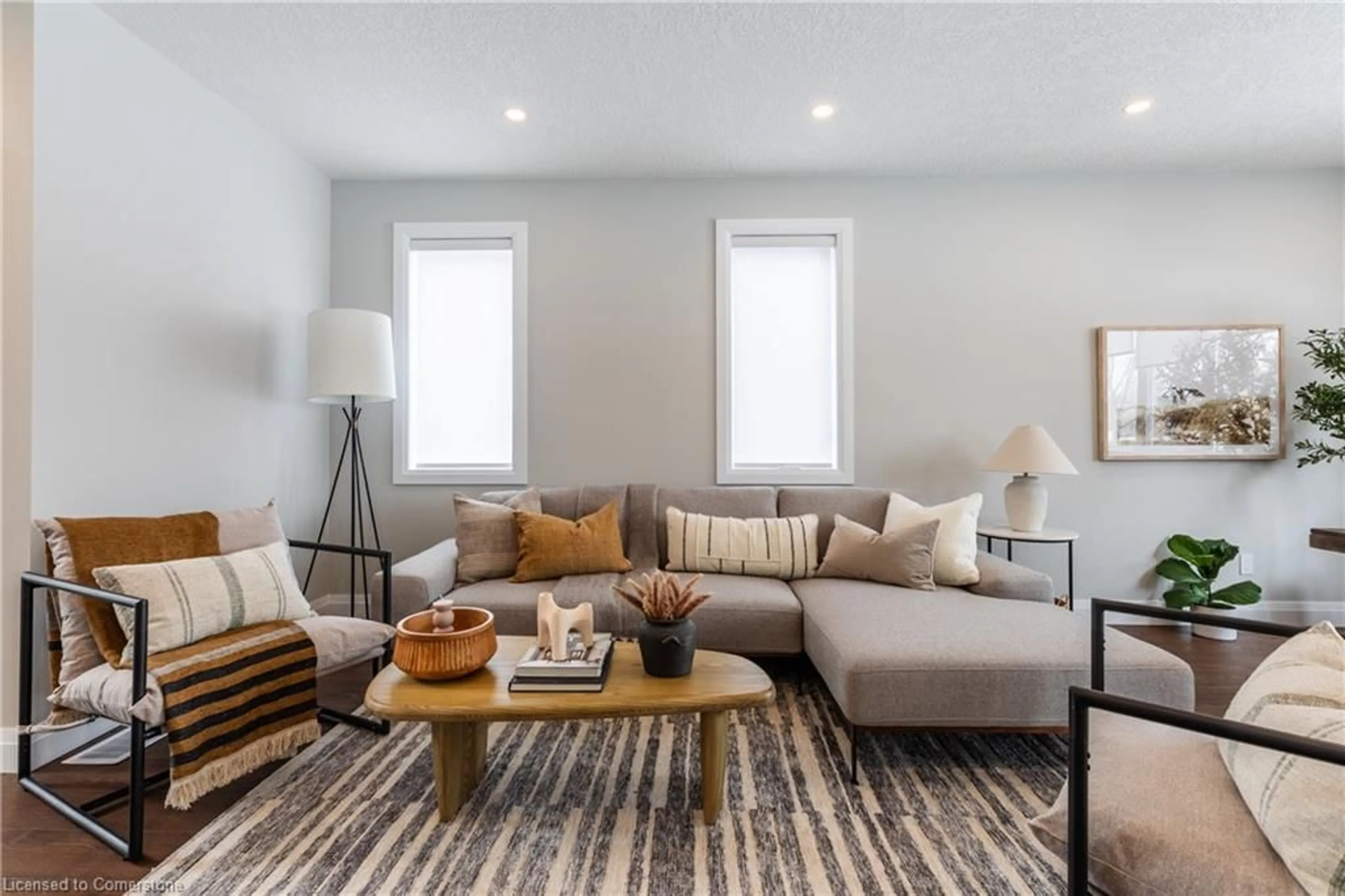 Living room with furniture, unknown for 445 Garden St, Cambridge Ontario N3H 4E1