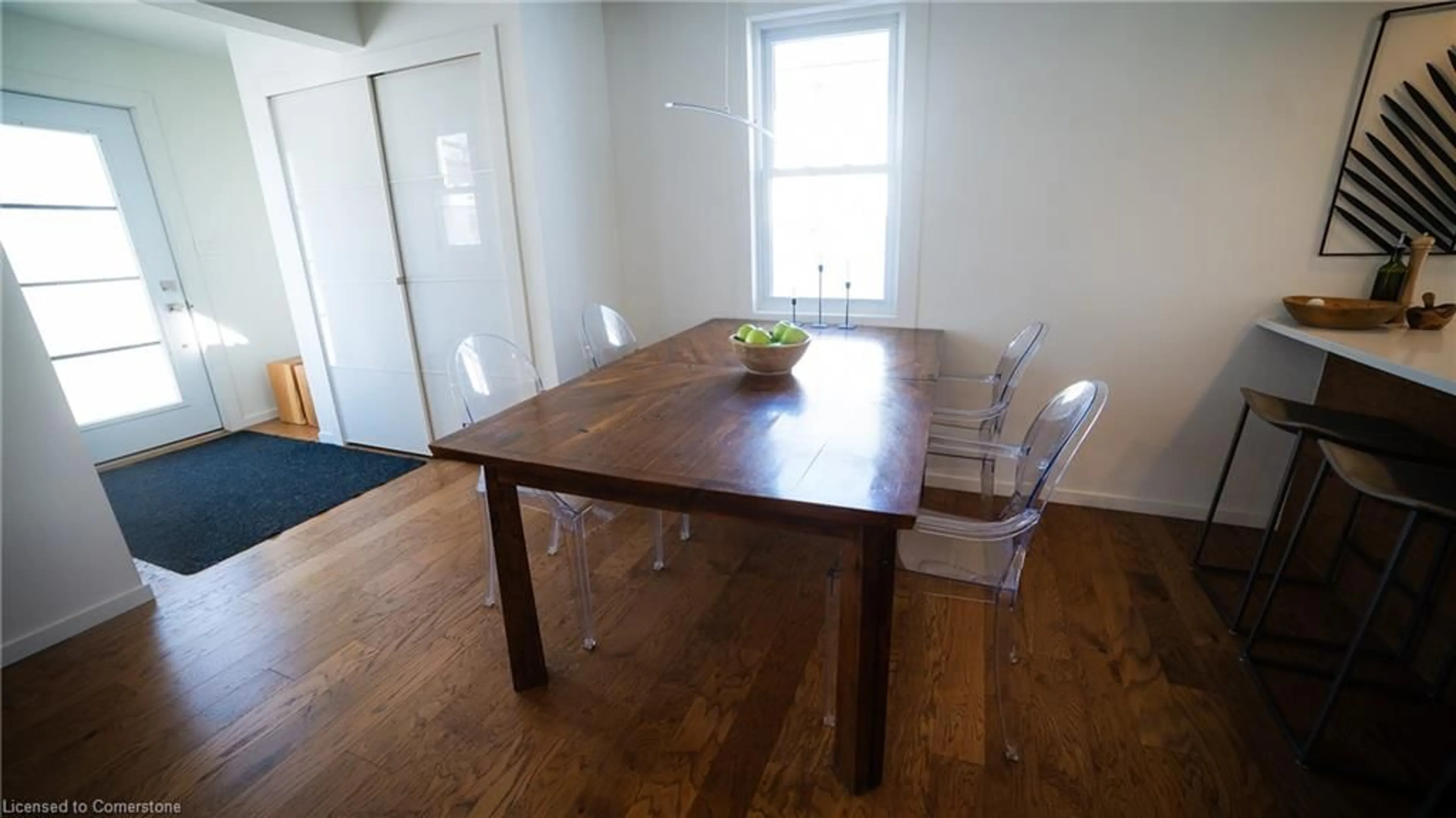 Dining room, wood/laminate floor for 101 Berkley Rd, Cambridge Ontario N1S 3G8