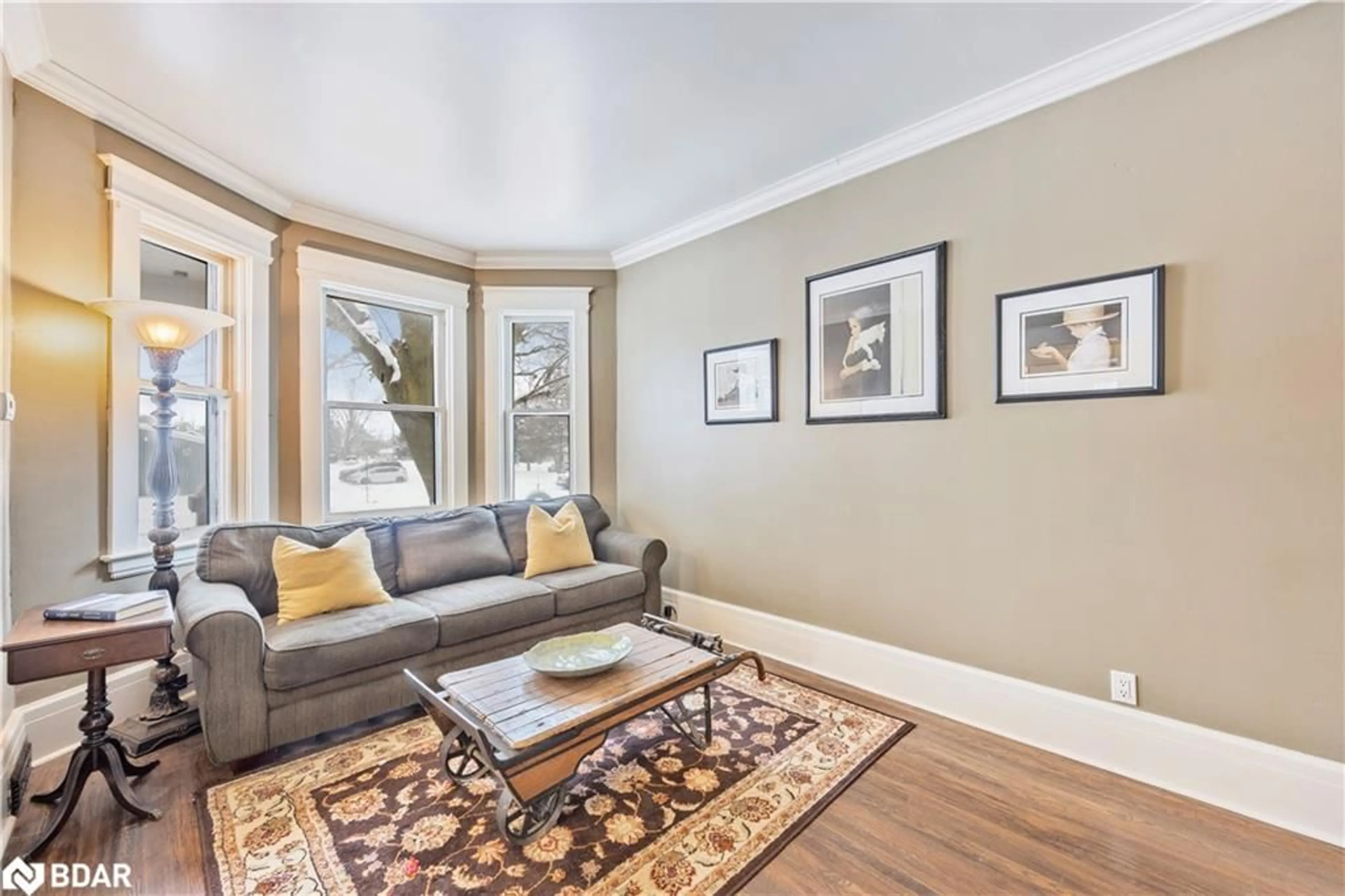 Living room with furniture, unknown for 54 Nelson St, Alliston Ontario L9R 1H1