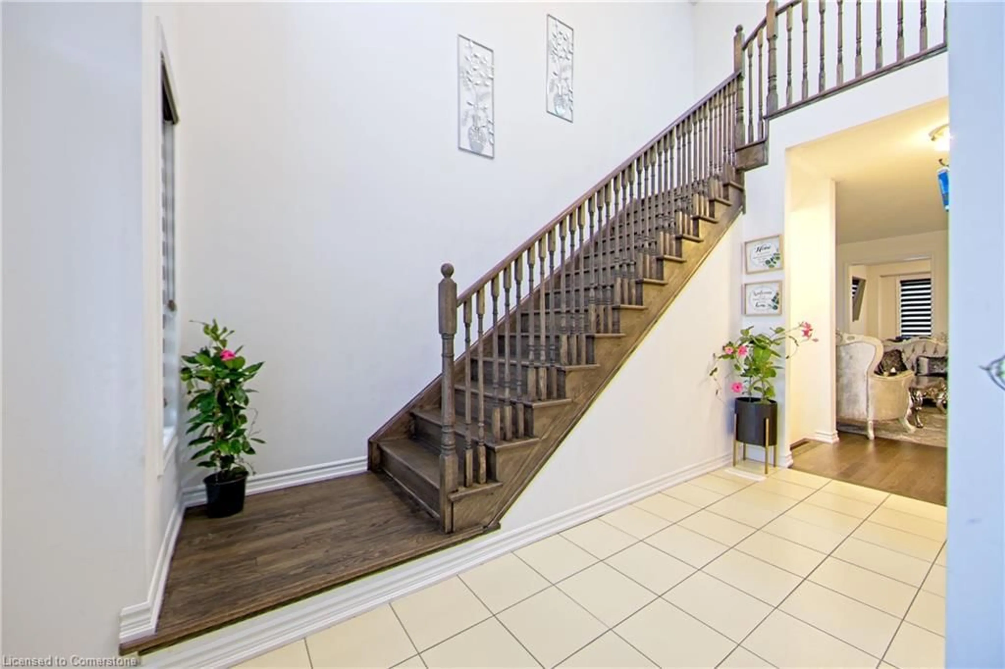 Indoor foyer for 2 Aitchison Ave Ave, Dundalk Ontario N0C 1B0