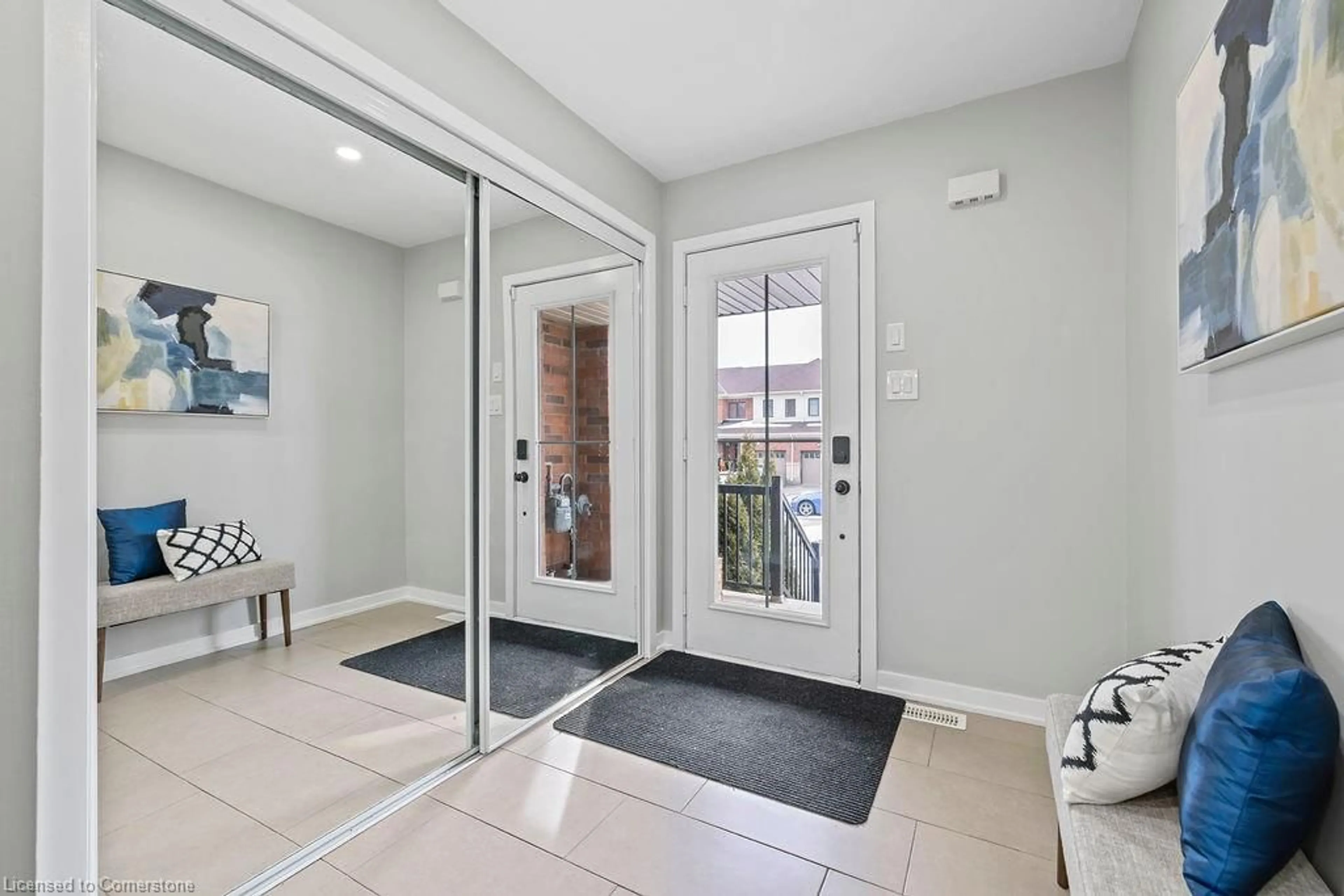 Indoor entryway for 45 Sherway St, Stoney Creek Ontario L8J 0J3