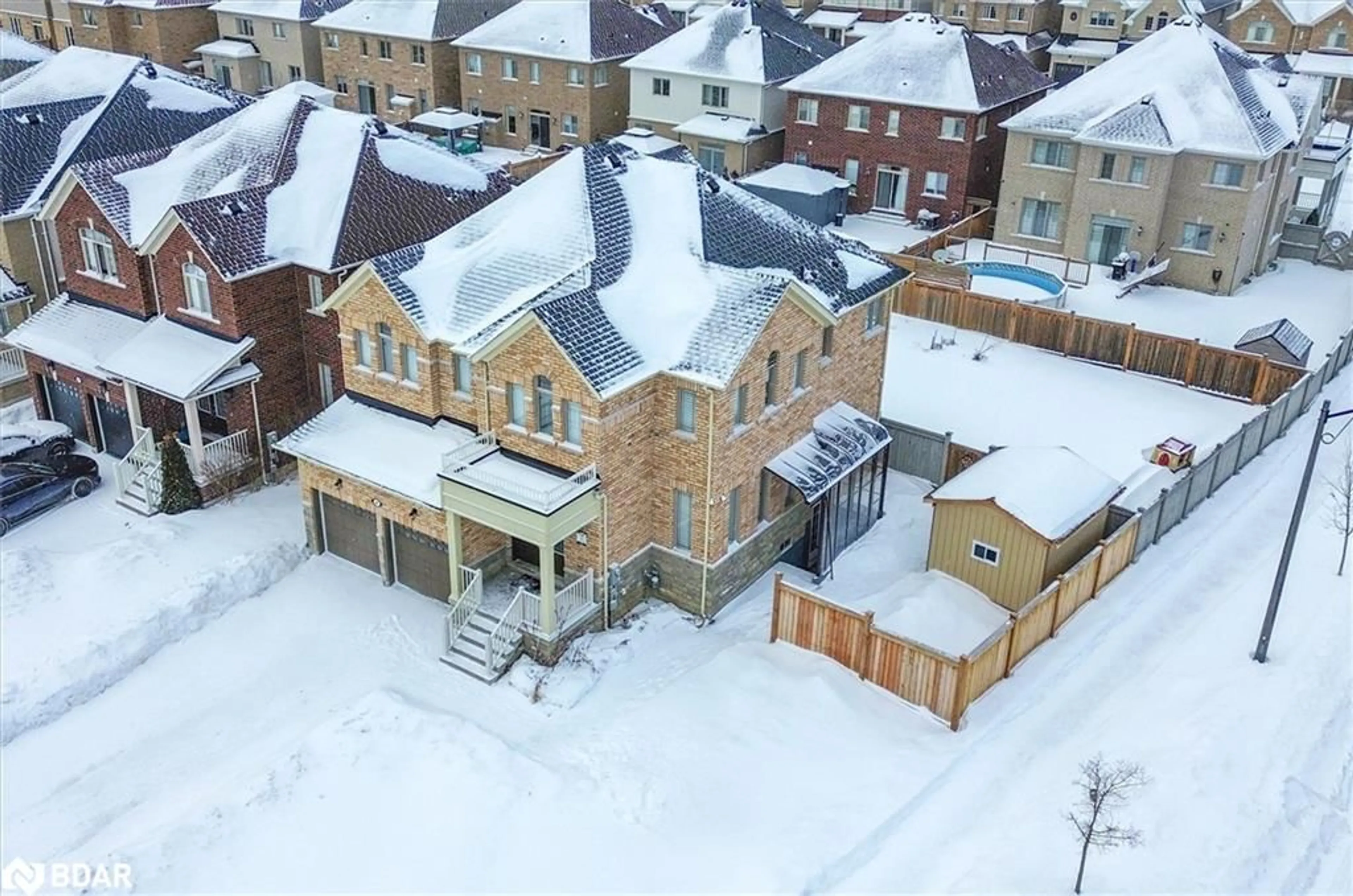 A pic from outside/outdoor area/front of a property/back of a property/a pic from drone, street for 4 Schwalm Cres, Simcoe Ontario L0G 1W0