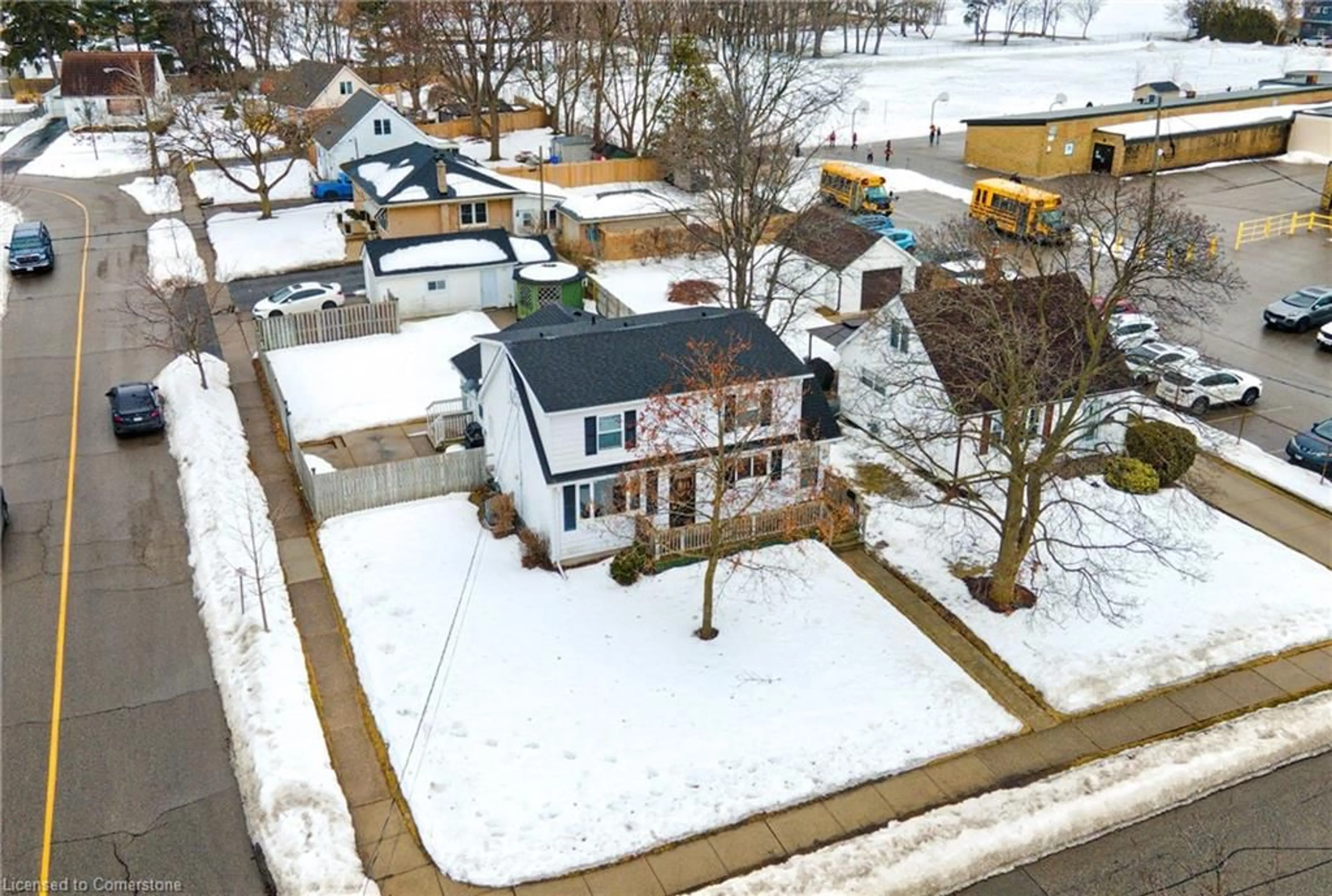 A pic from outside/outdoor area/front of a property/back of a property/a pic from drone, street for 26 Morton Ave, Brantford Ontario N3R 2N5