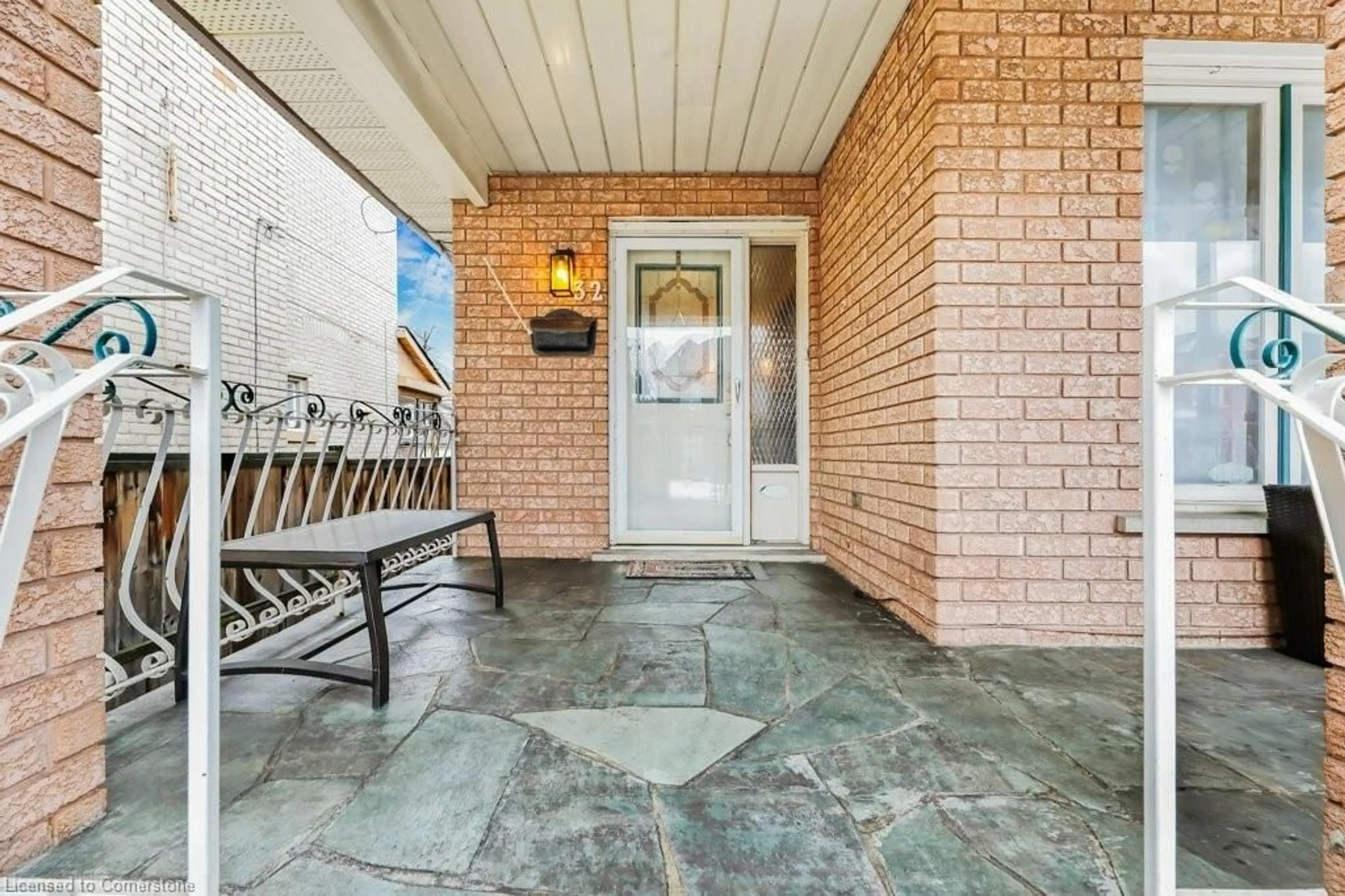 Patio, street for 32 William St, Hamilton Ontario L8L 5T7