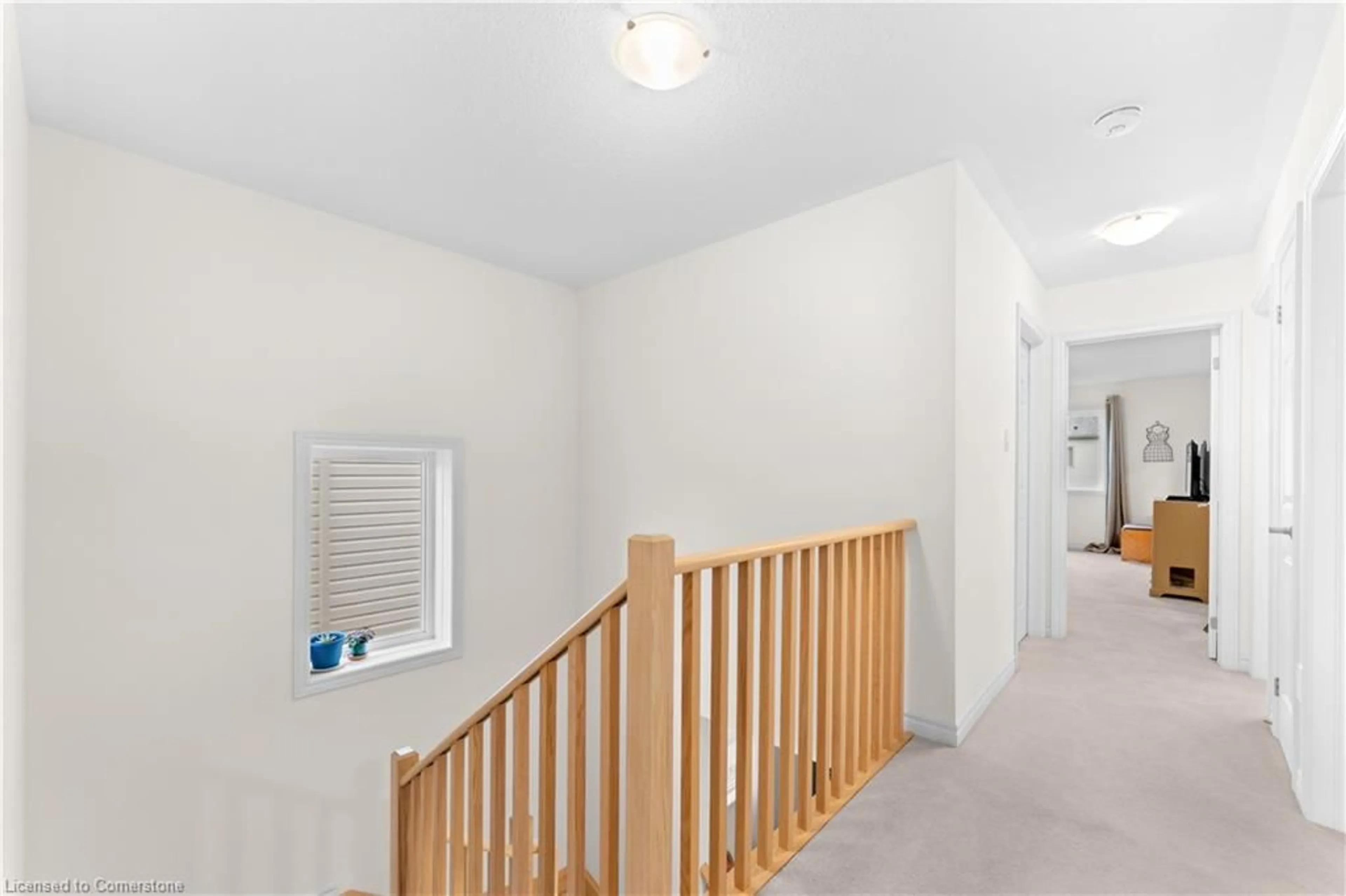Indoor foyer for 39 Spicer St, Fergus Ontario N1M 0H9