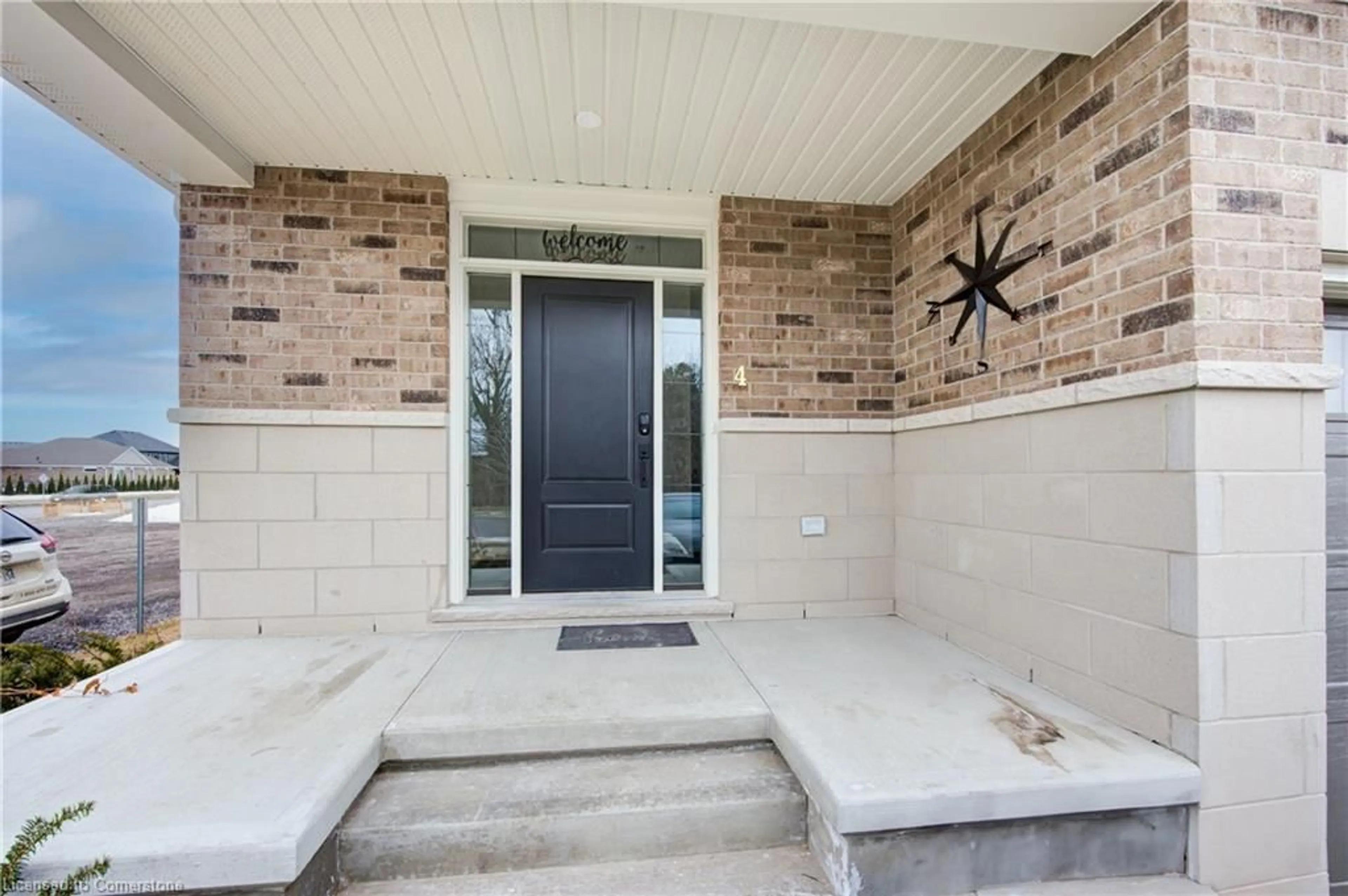 Indoor entryway for 4 Braun Avenue Ave, Tillsonburg Ontario N4G 0K5