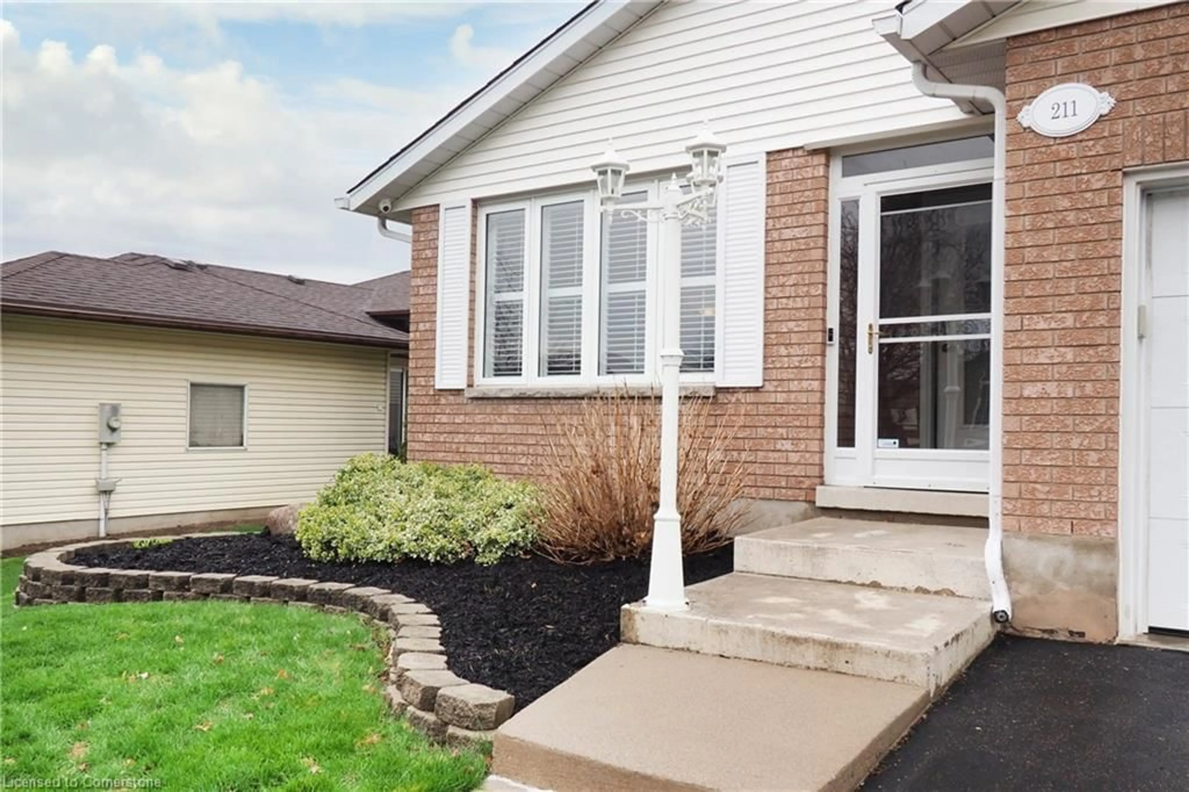 Home with vinyl exterior material, street for 211 Misty Crt, Kitchener Ontario N2B 3V4