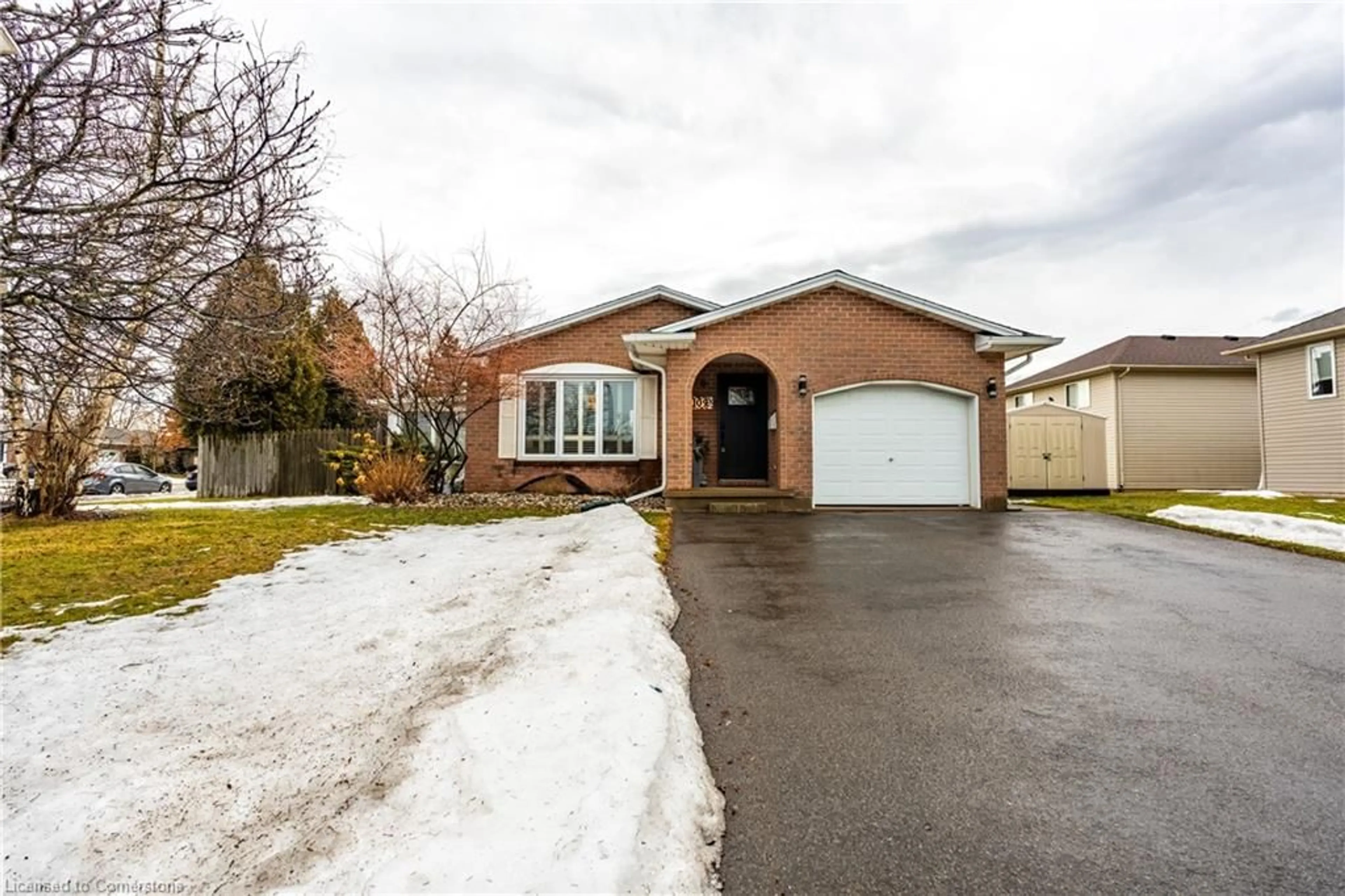 Home with brick exterior material, street for 109 Larchwood Cir, Welland Ontario L3C 6T1