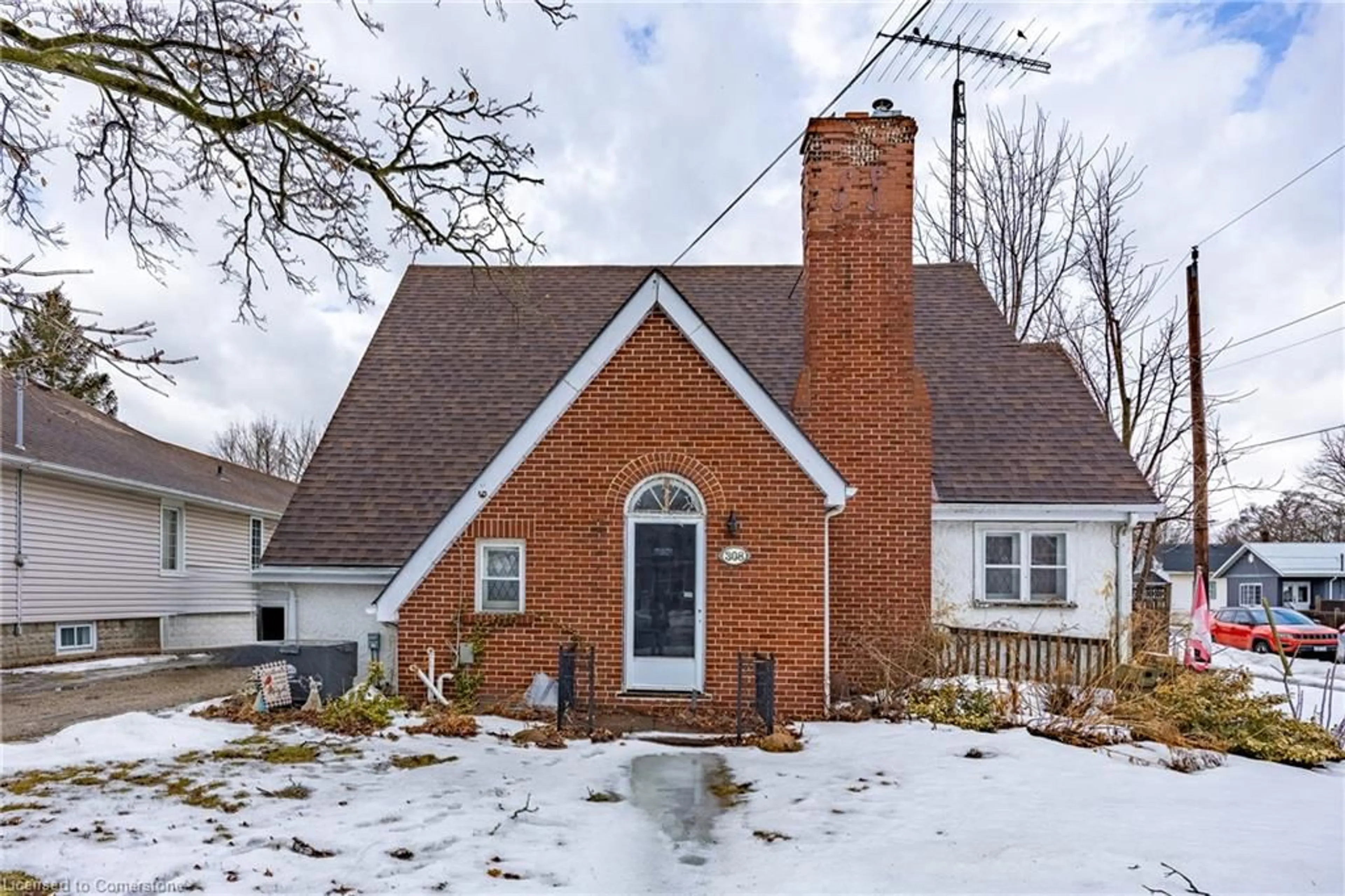 Home with brick exterior material, street for 308 Queen St, Delhi Ontario N4B 2L1